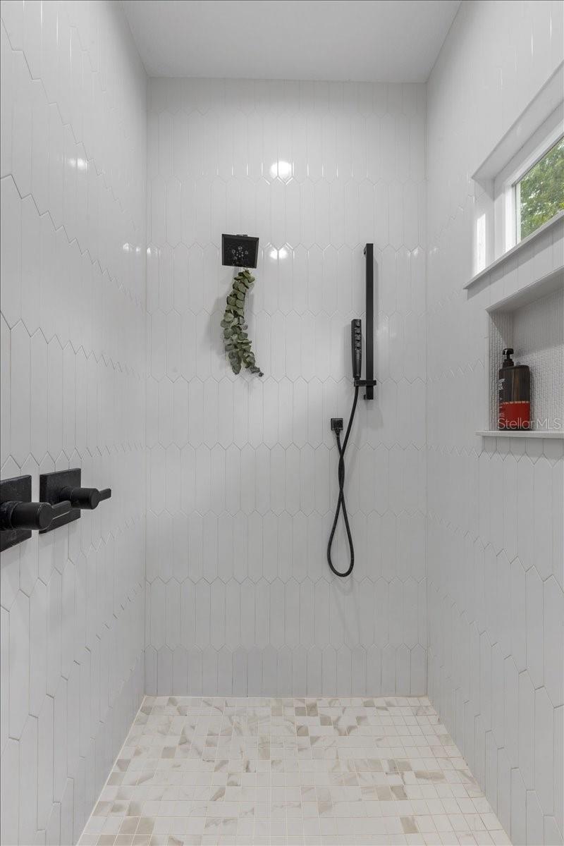 Image 13 of 52 For 9061 Katherine Way