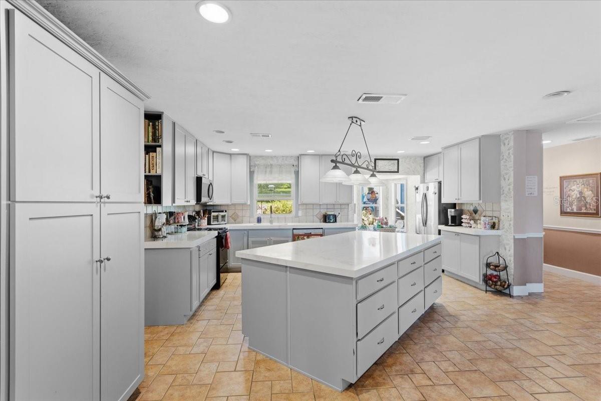 Image 20 of 76 For 8386 Austin Road