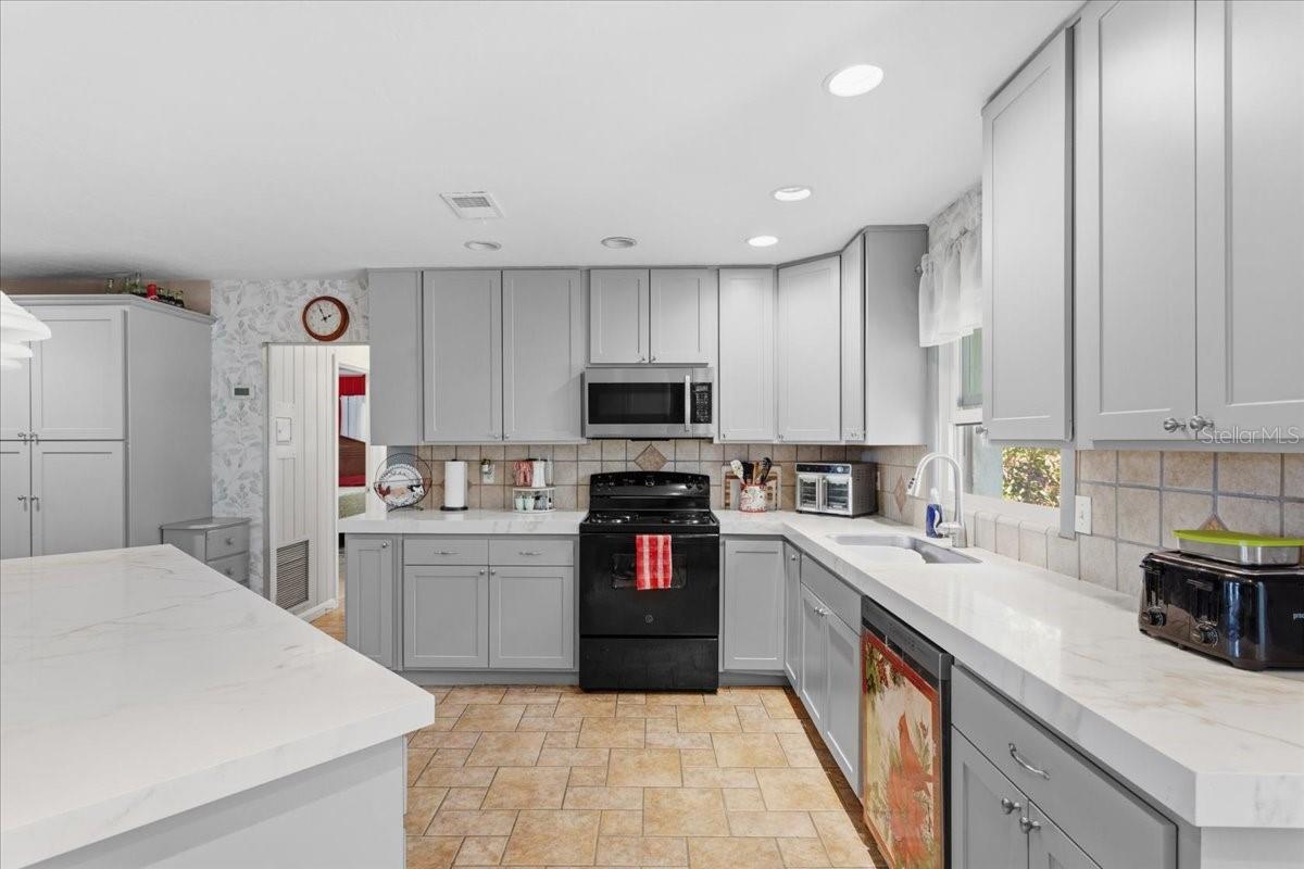 Image 21 of 76 For 8386 Austin Road