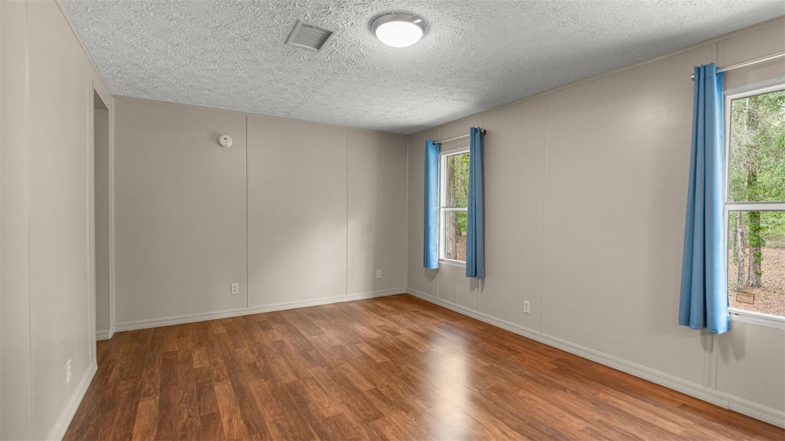 Image 18 of 46 For 10379 135th Street