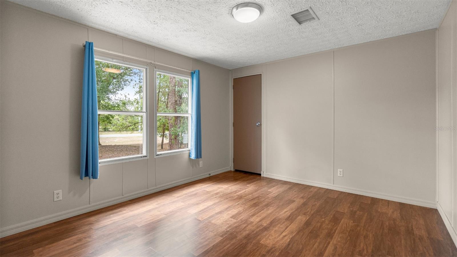 Image 22 of 46 For 10379 135th Street