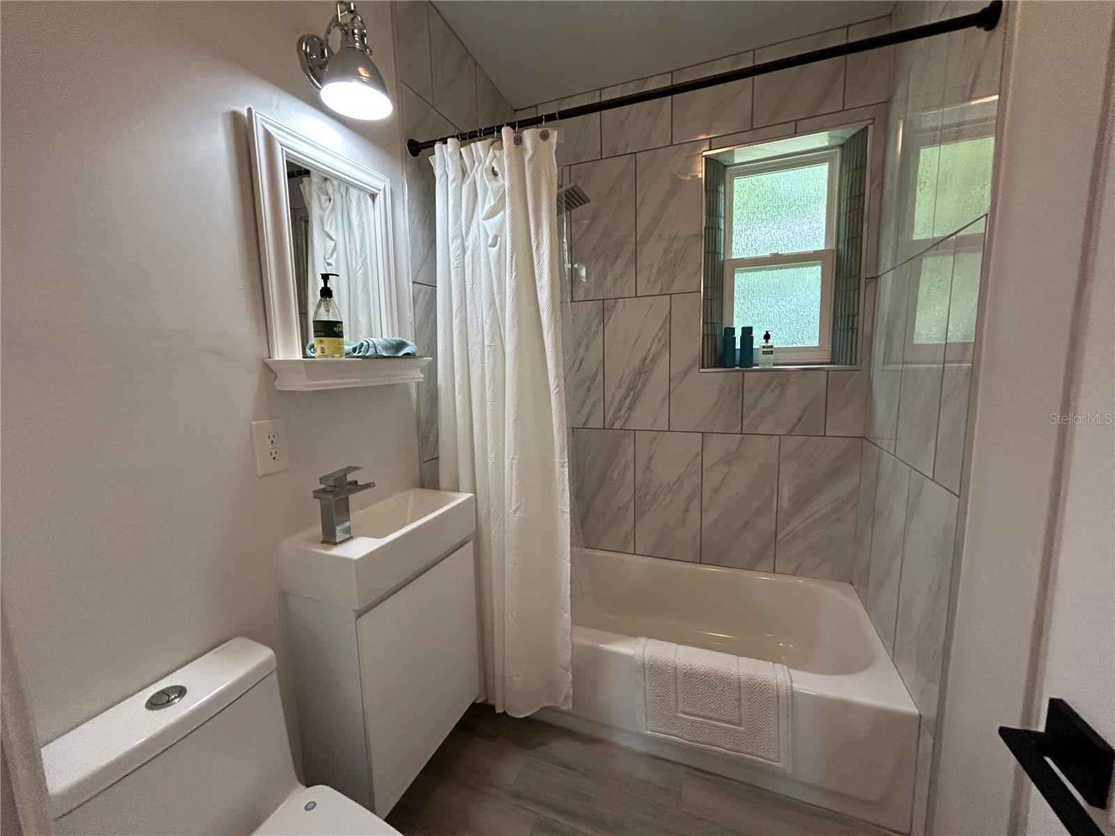 Image 10 of 26 For 816 9th Avenue