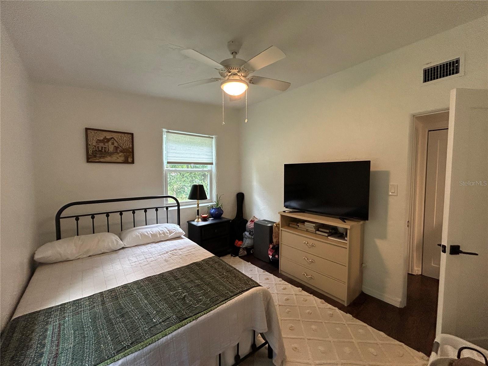 Image 12 of 26 For 816 9th Avenue