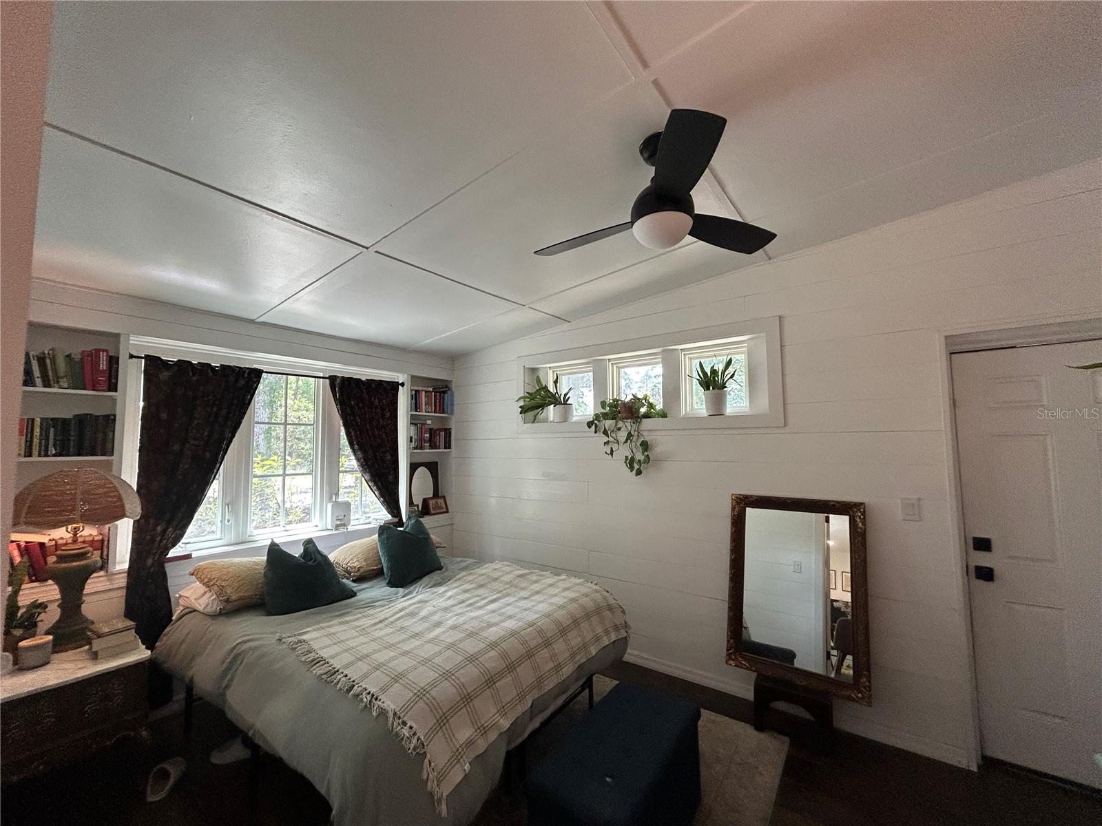 Image 17 of 26 For 816 9th Avenue