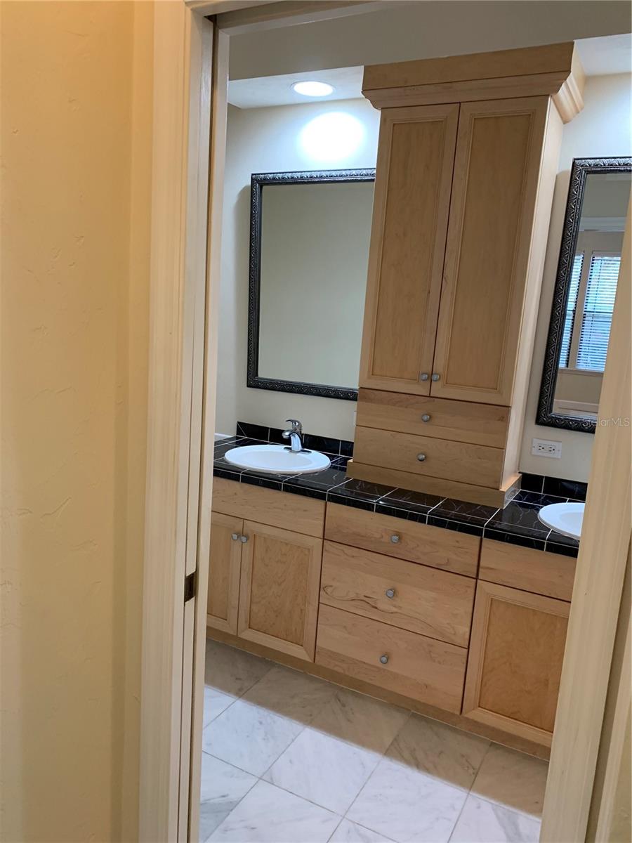 Image 11 of 39 For 187 129th Terrace