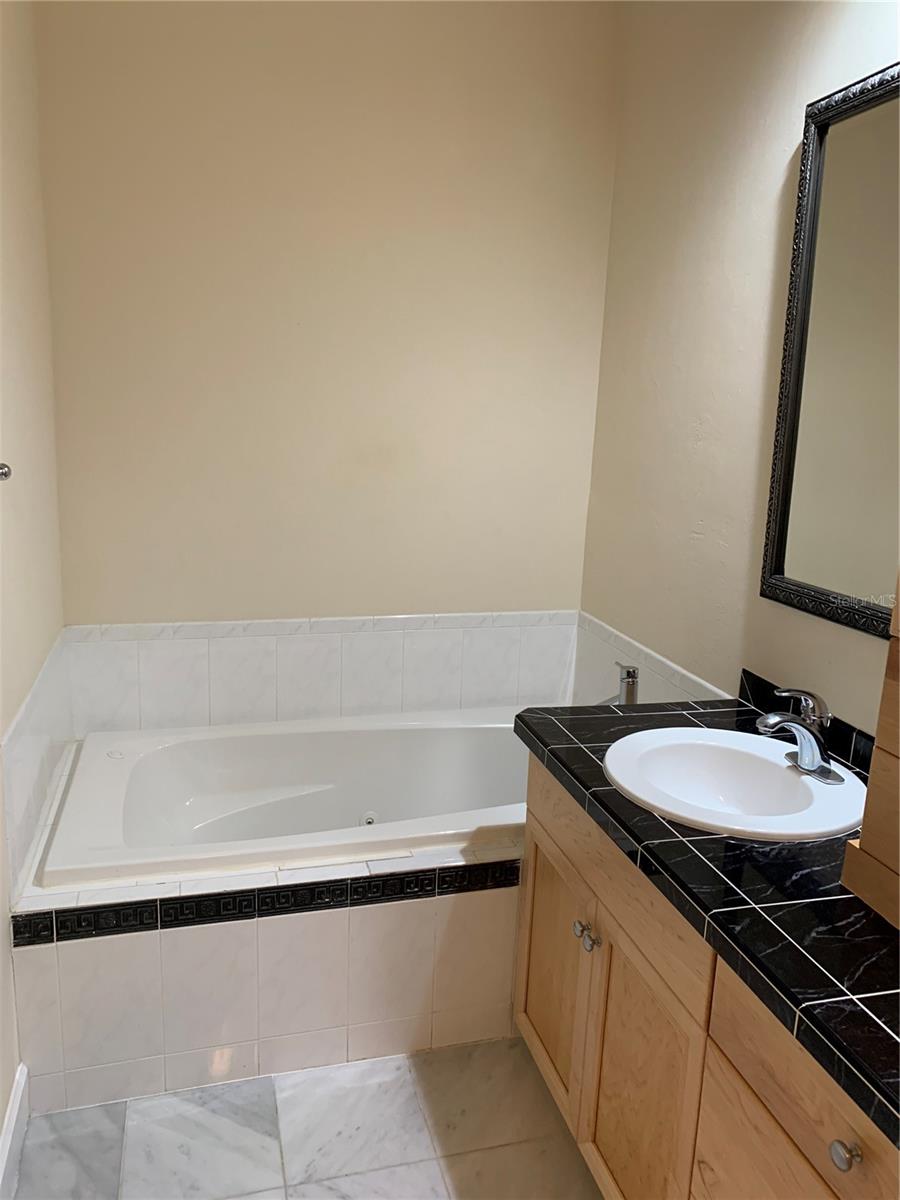 Image 12 of 39 For 187 129th Terrace