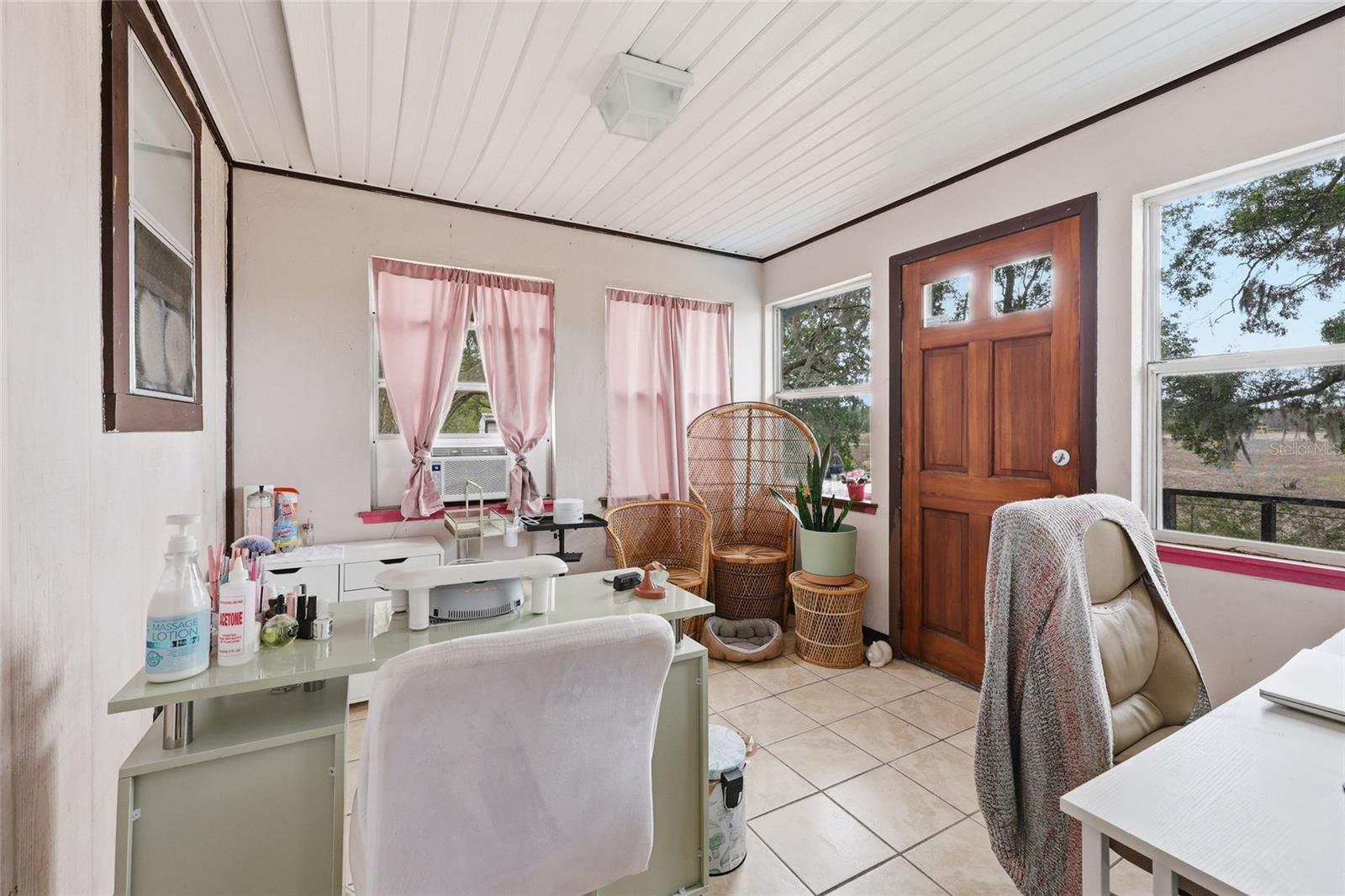 Image 11 of 26 For 8399 68th Court