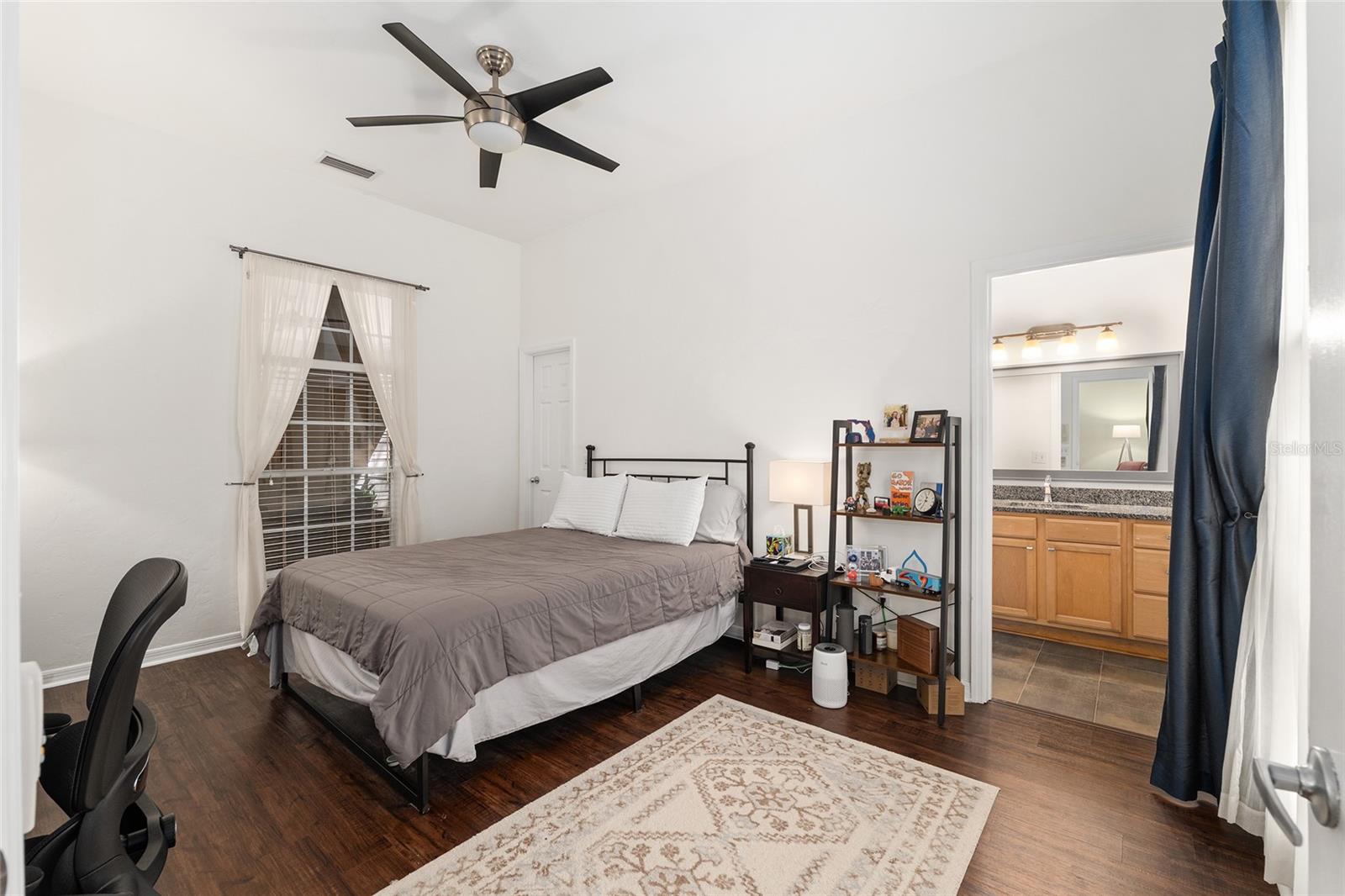 Image 15 of 33 For 129 48th Boulevard 6