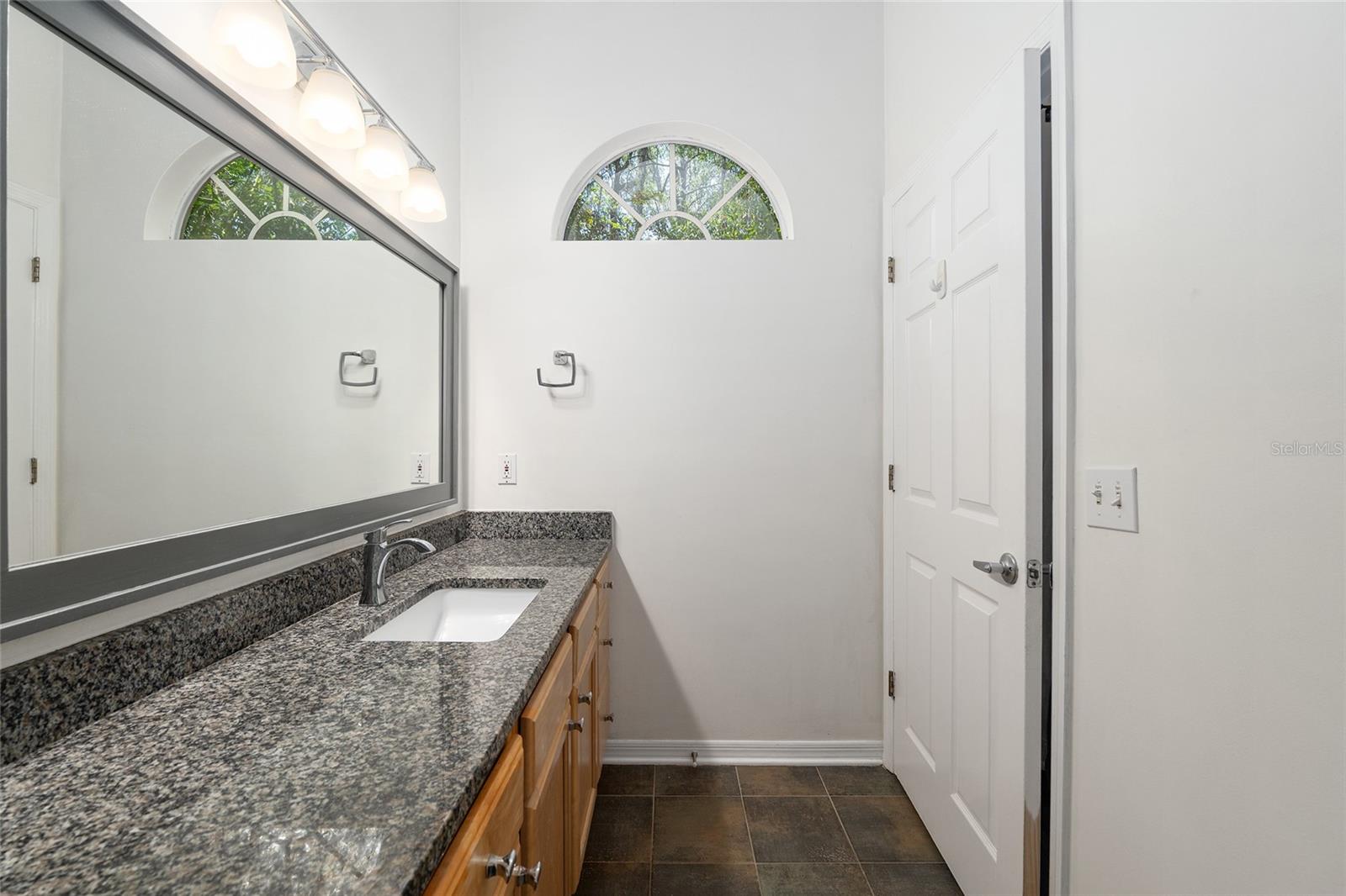 Image 18 of 33 For 129 48th Boulevard 6