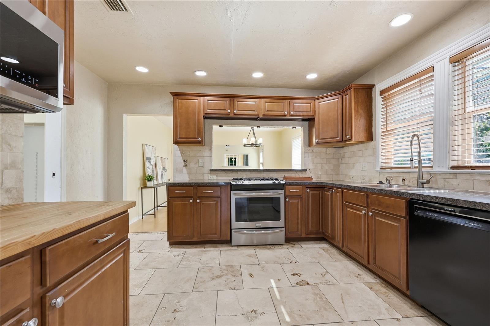 Image 7 of 31 For 1017 31st Avenue