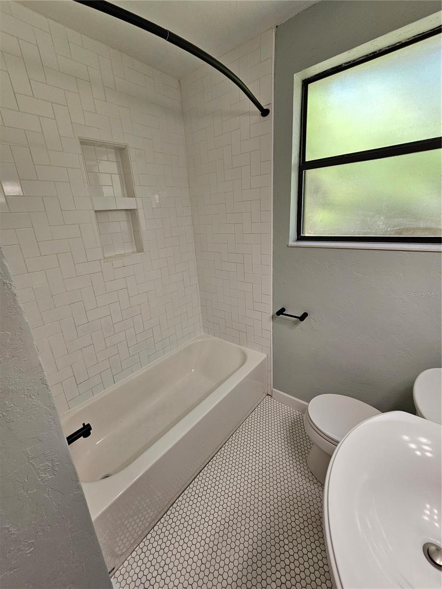 Image 17 of 52 For 1115 11th Avenue