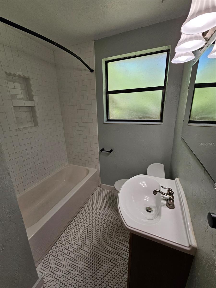 Image 19 of 52 For 1115 11th Avenue