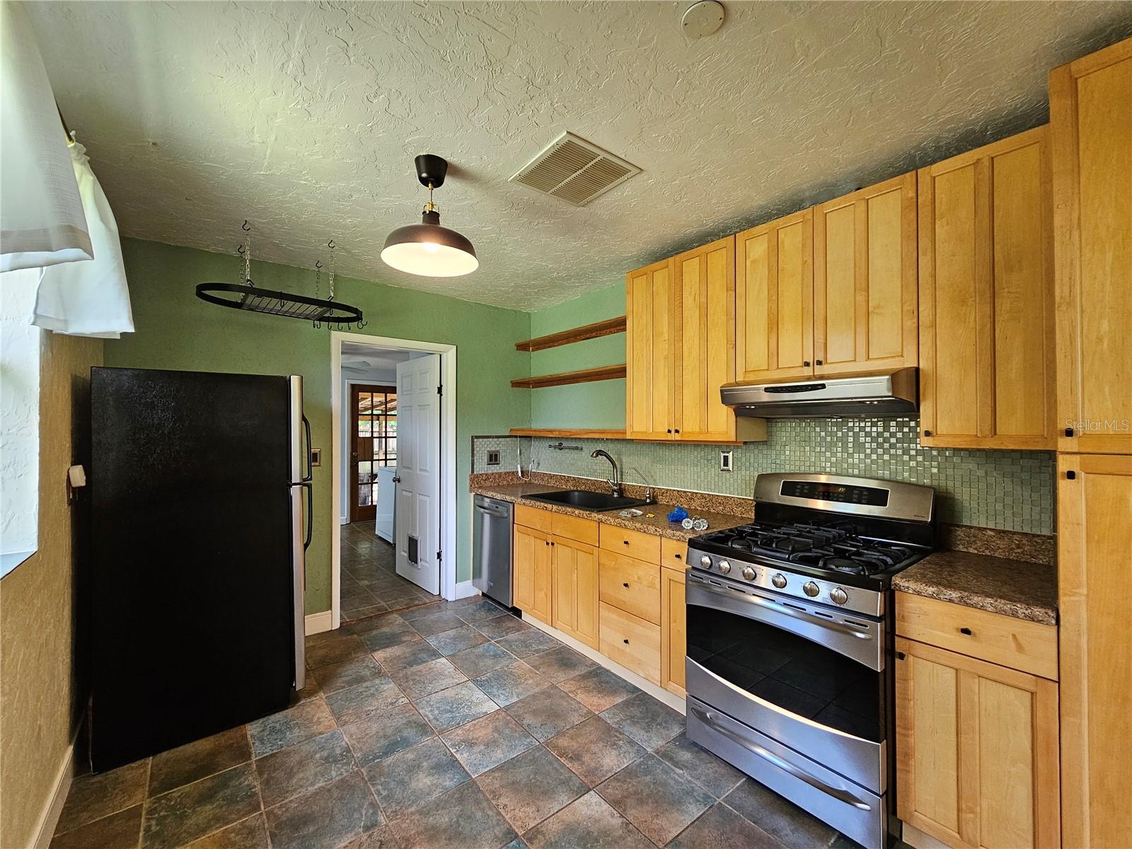 Image 2 of 52 For 1115 11th Avenue