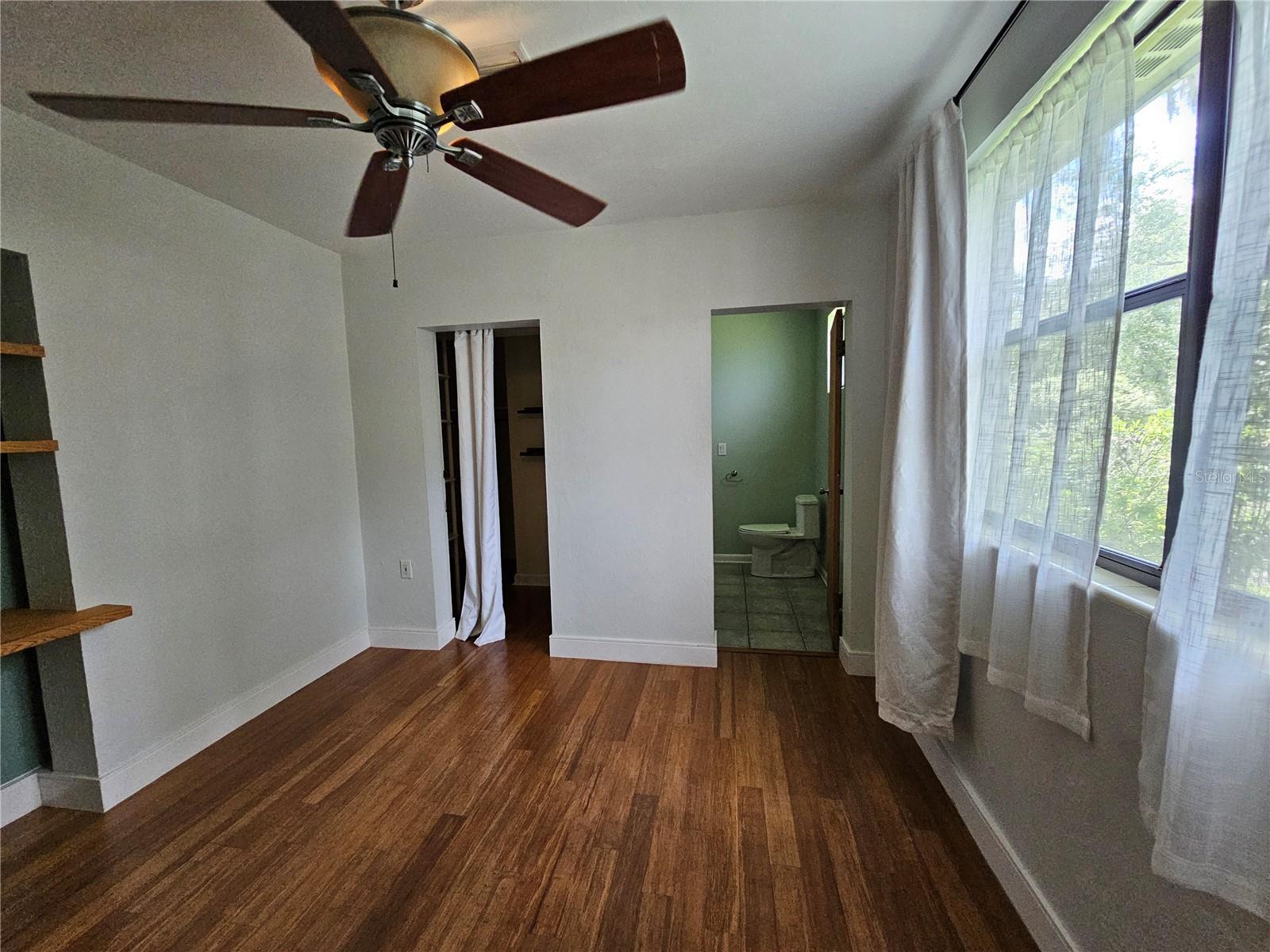 Image 23 of 52 For 1115 11th Avenue