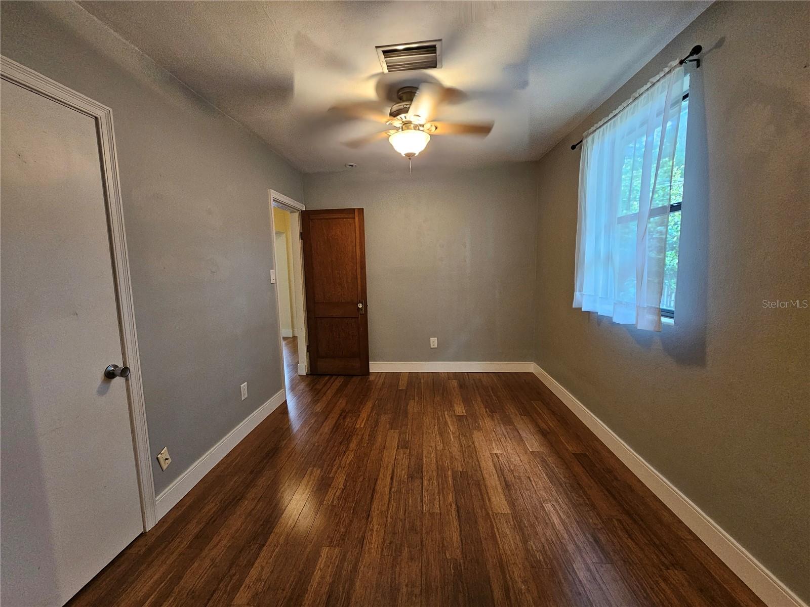 Image 32 of 52 For 1115 11th Avenue