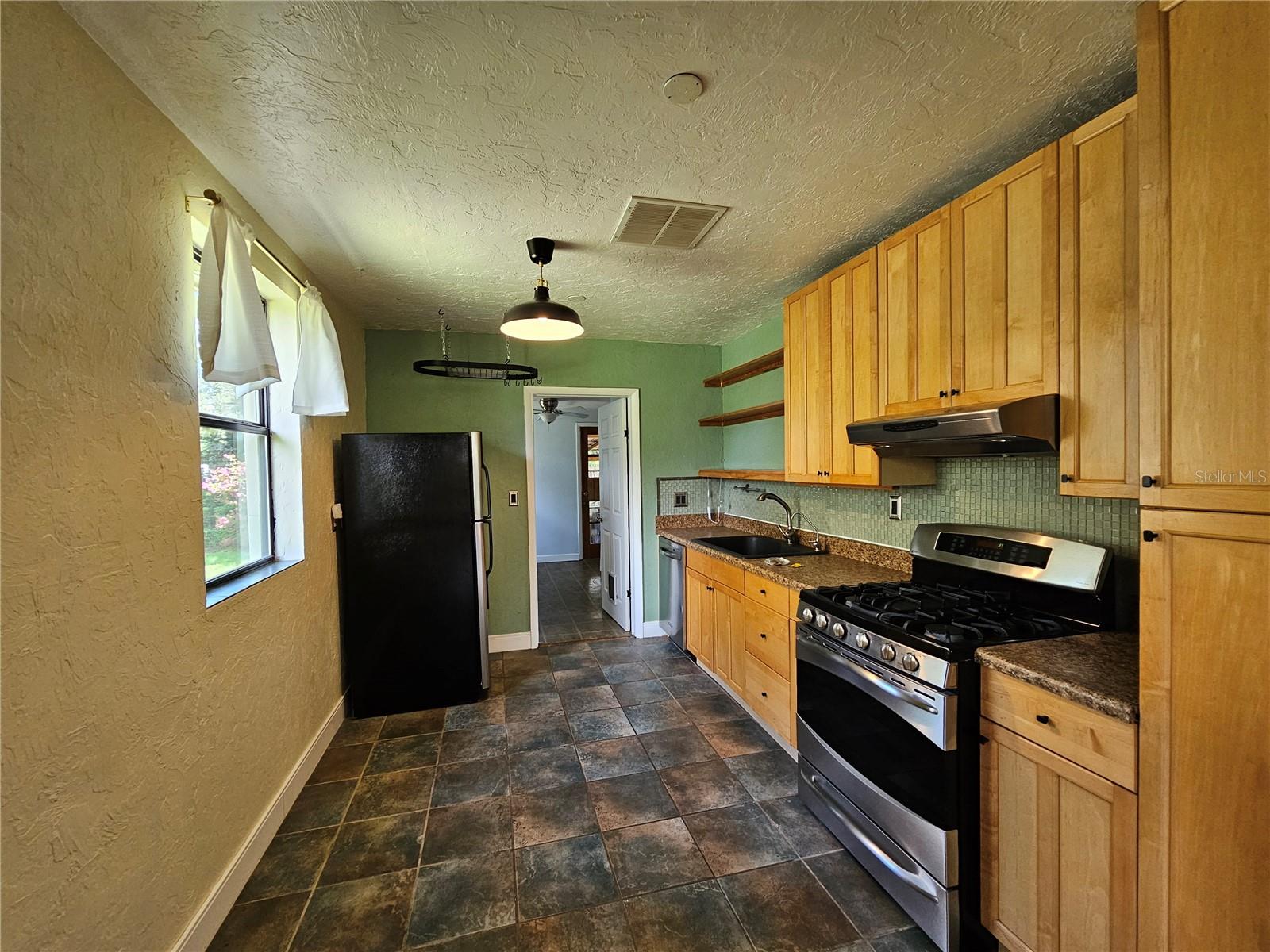 Image 40 of 52 For 1115 11th Avenue