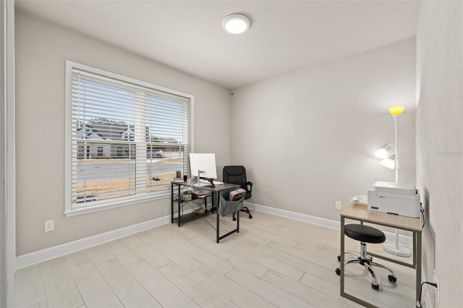 Image 23 of 51 For 24784 21st Lane