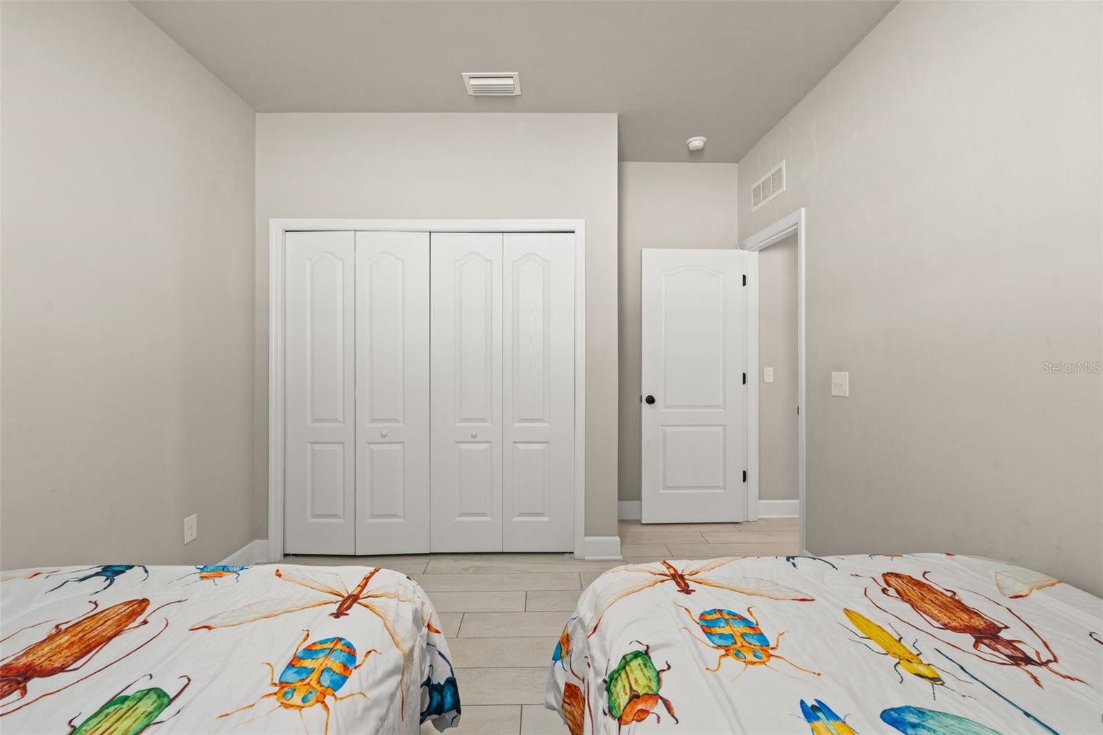 Image 26 of 51 For 24784 21st Lane