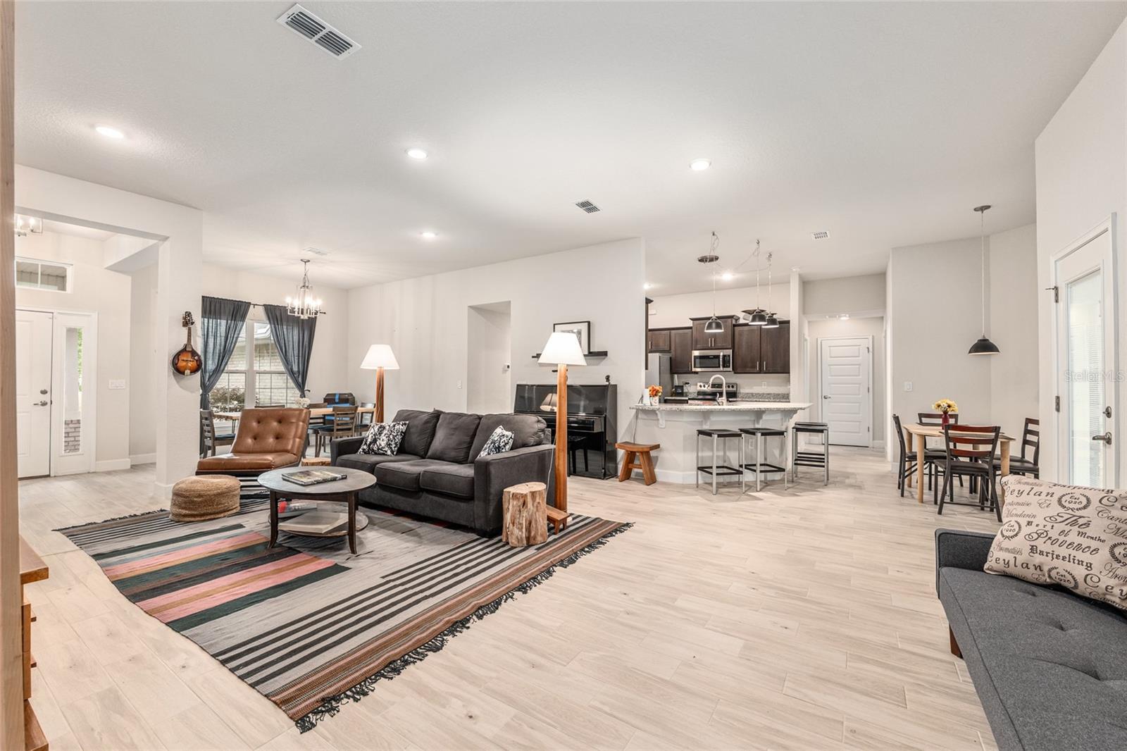 Image 10 of 62 For 8179 8th Place