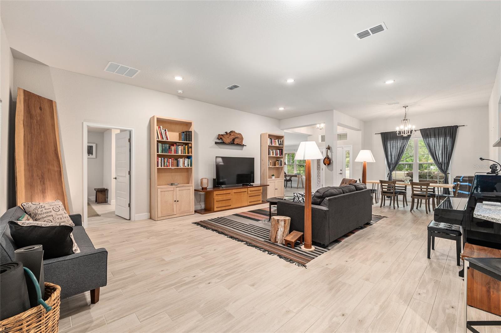 Image 13 of 62 For 8179 8th Place