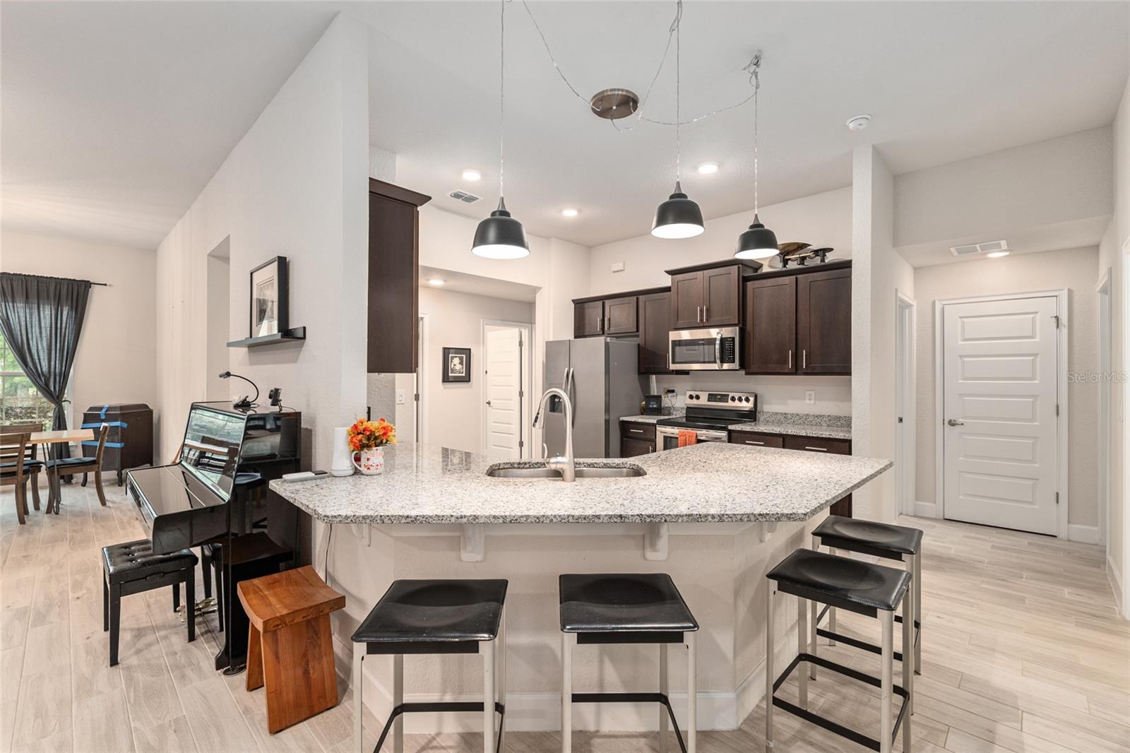 Image 16 of 62 For 8179 8th Place