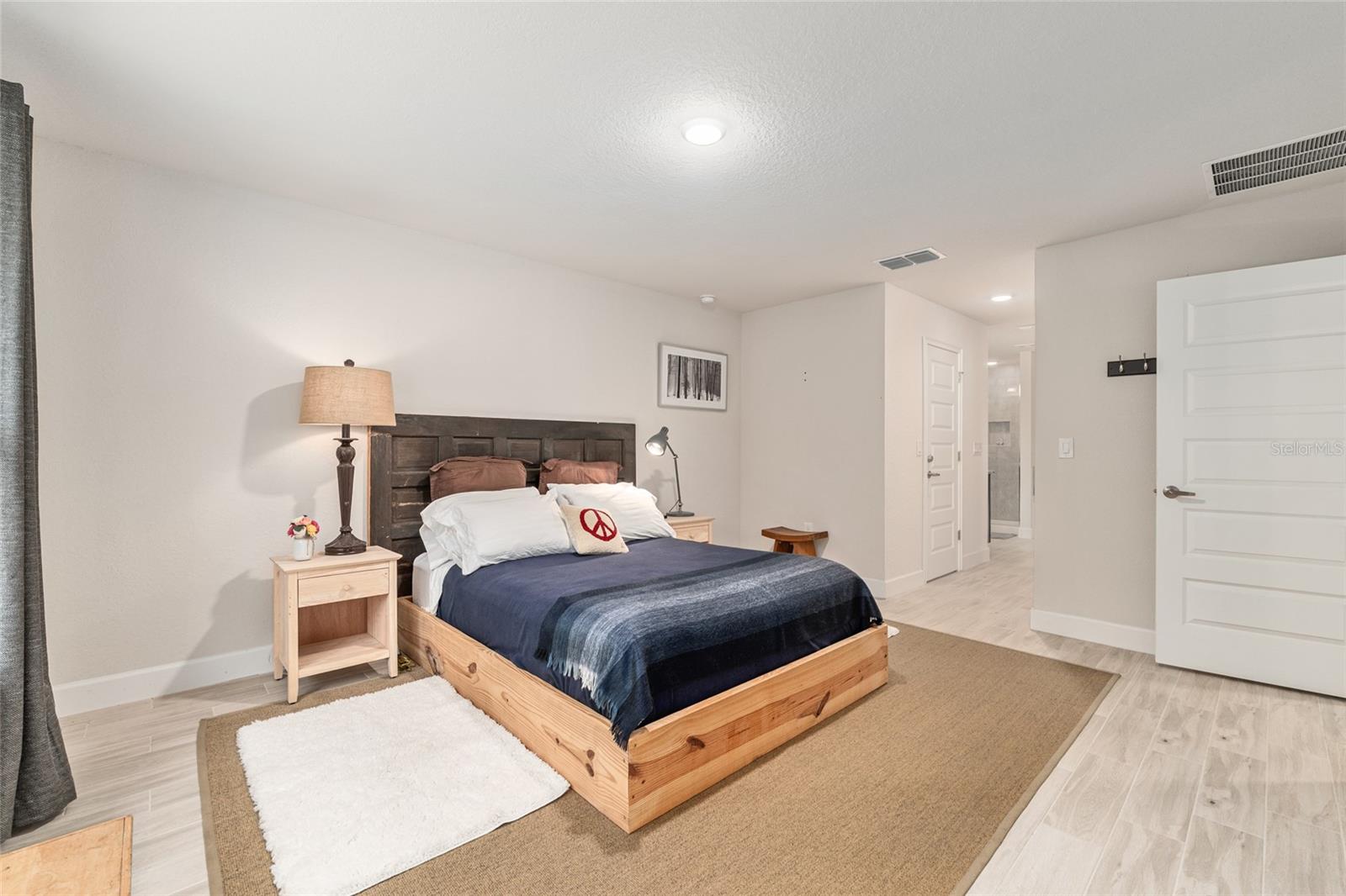 Image 26 of 62 For 8179 8th Place