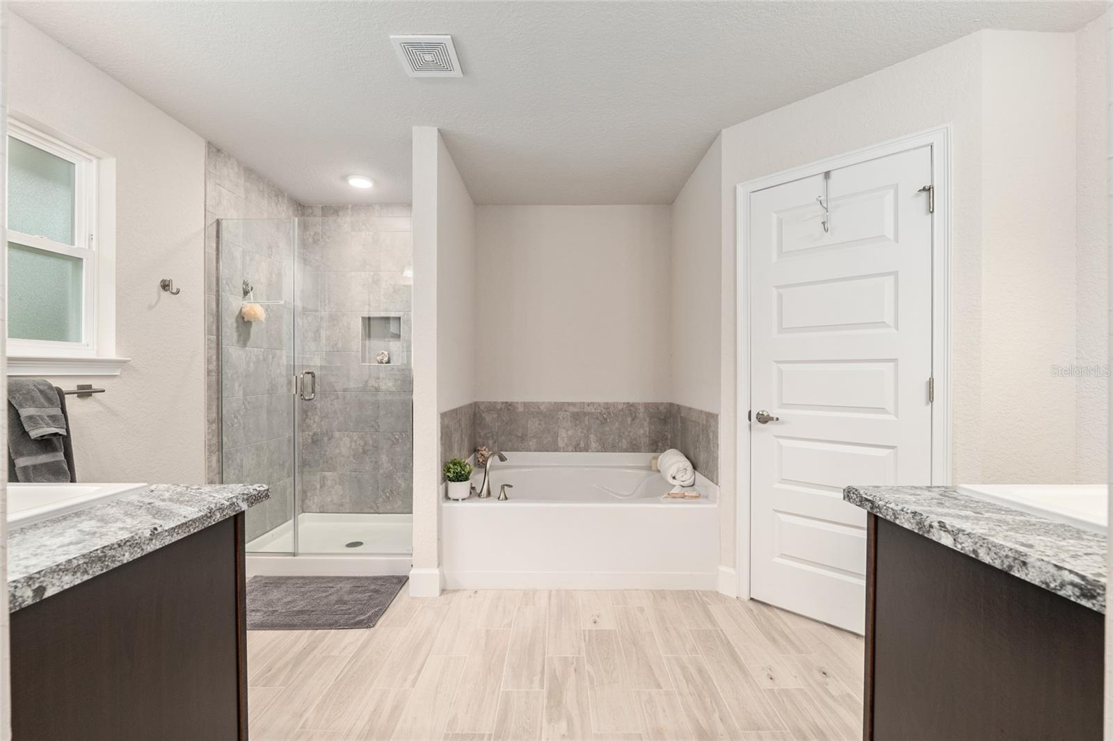 Image 27 of 62 For 8179 8th Place