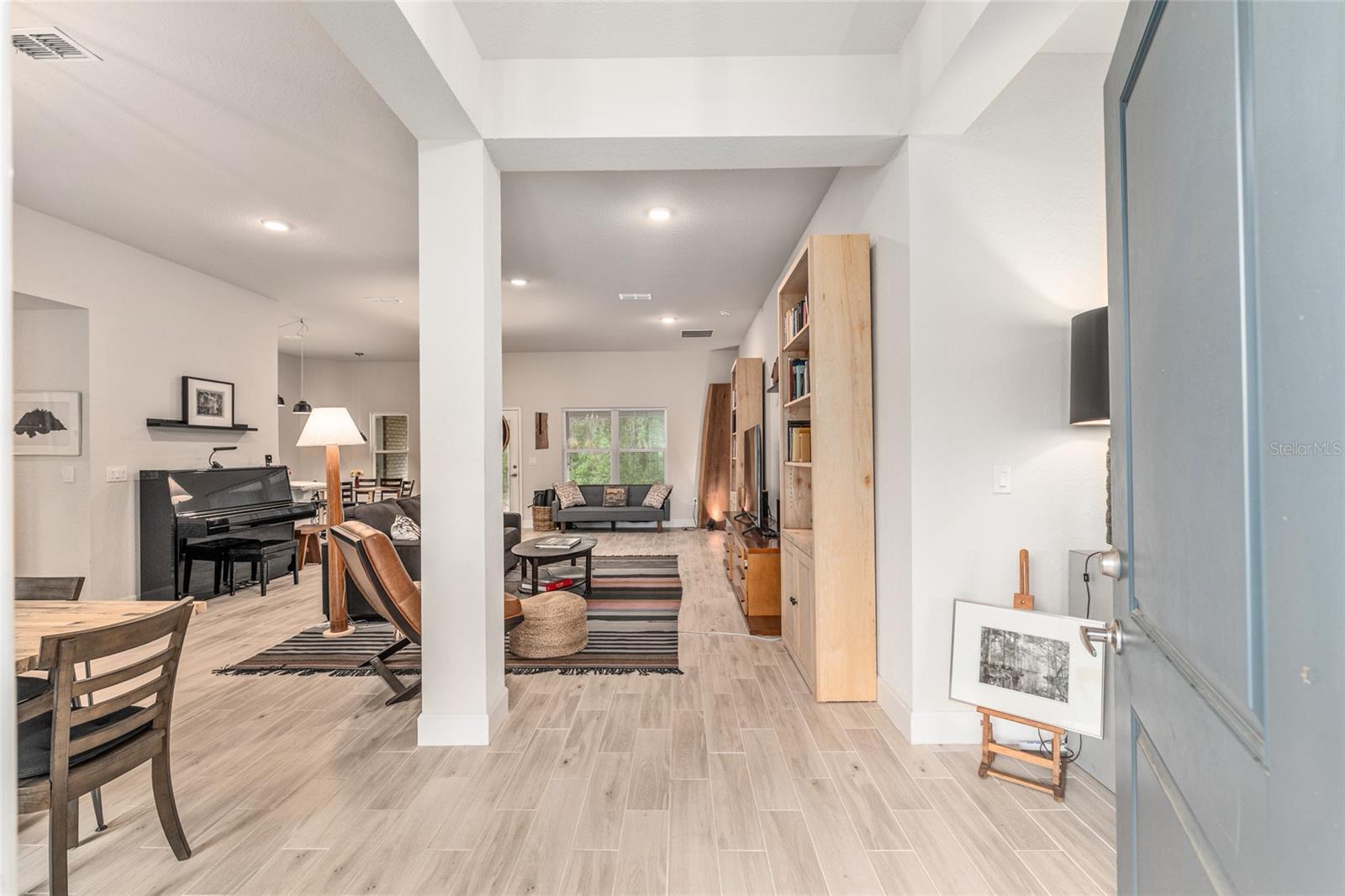 Image 4 of 62 For 8179 8th Place