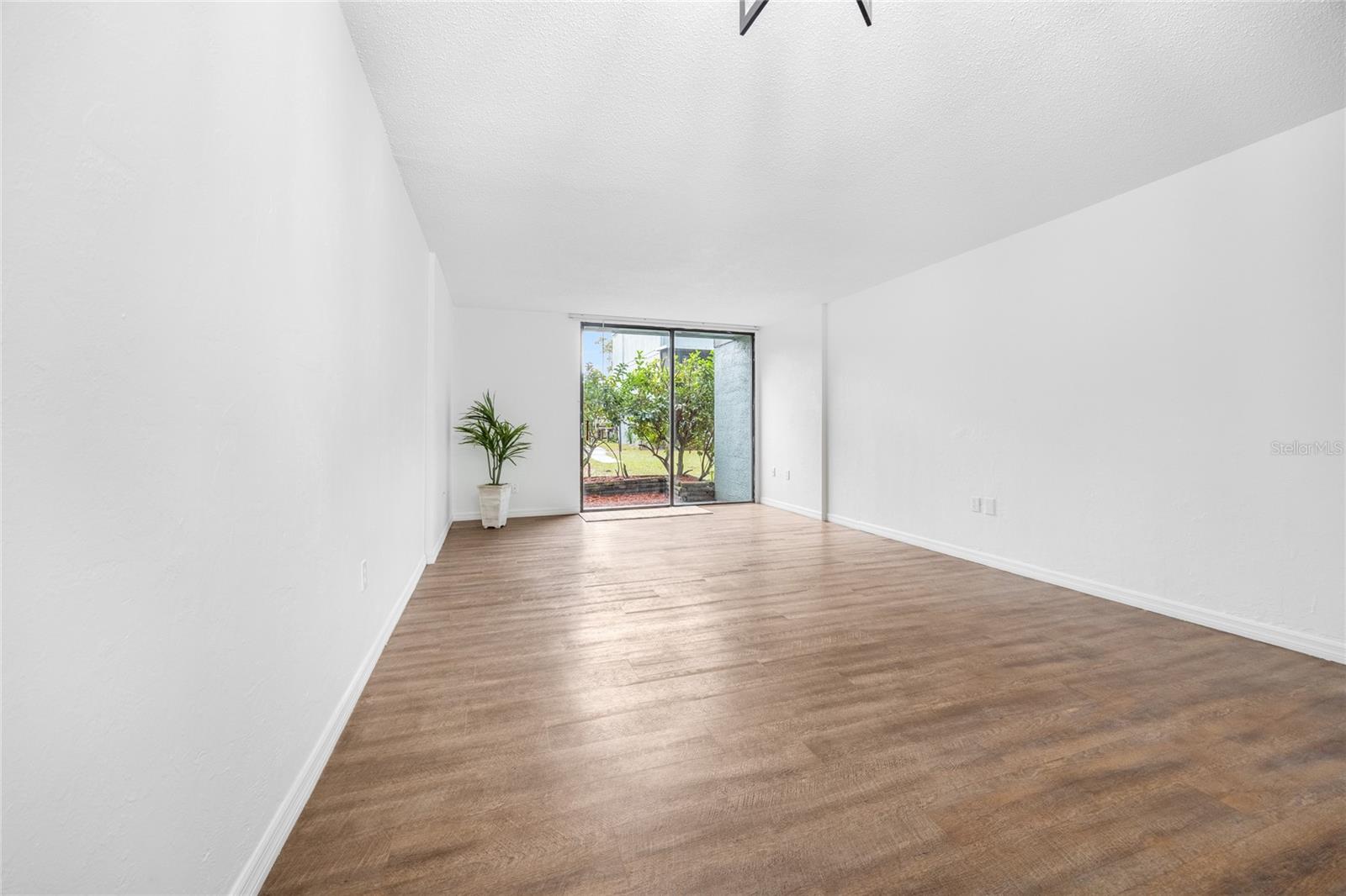 Image 10 of 29 For 711 75th Street 106