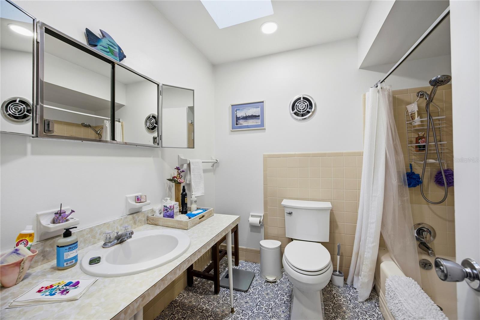 Image 17 of 36 For 4123 18th Place