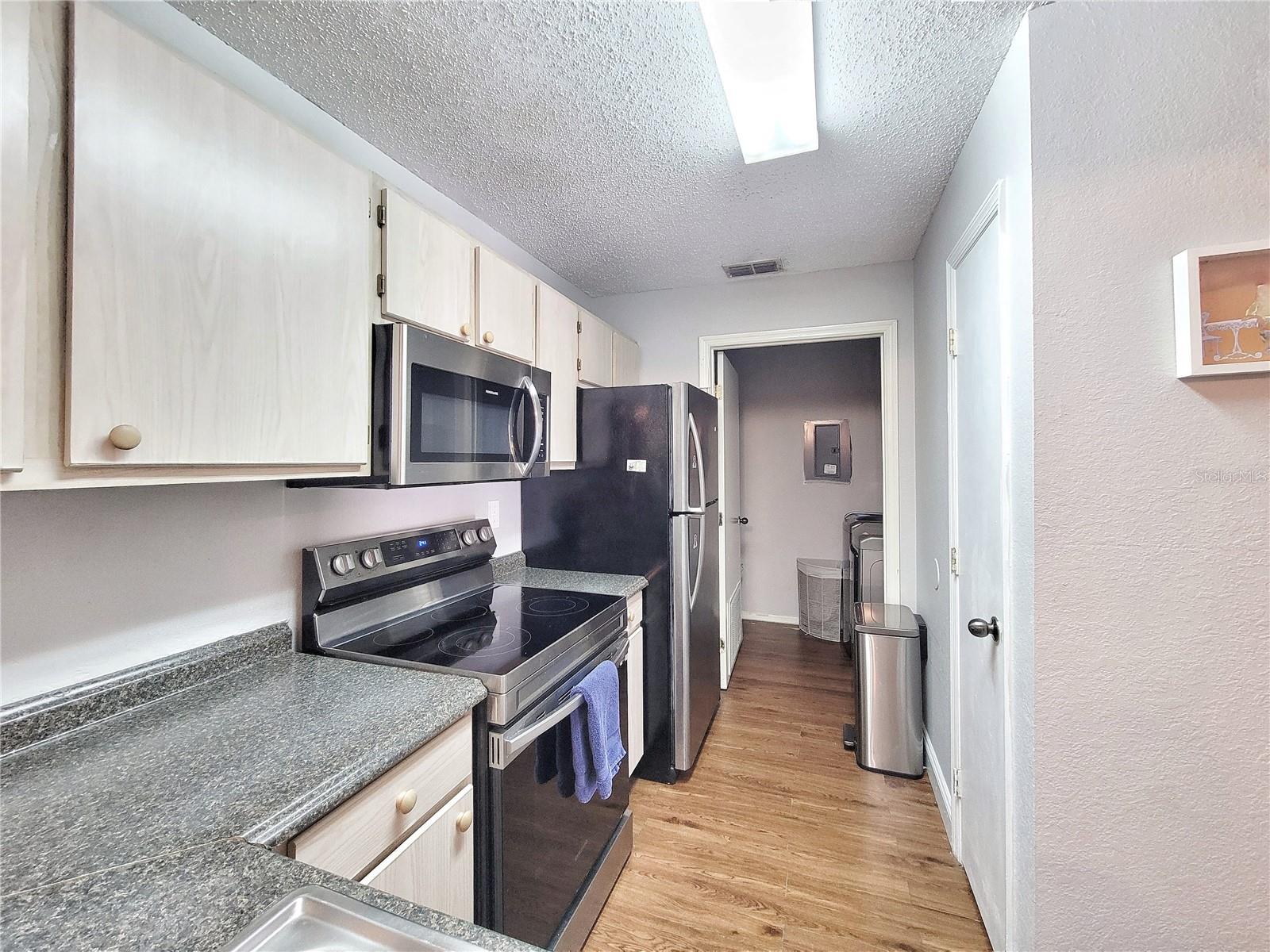 Image 13 of 34 For 3705 27th Street 527