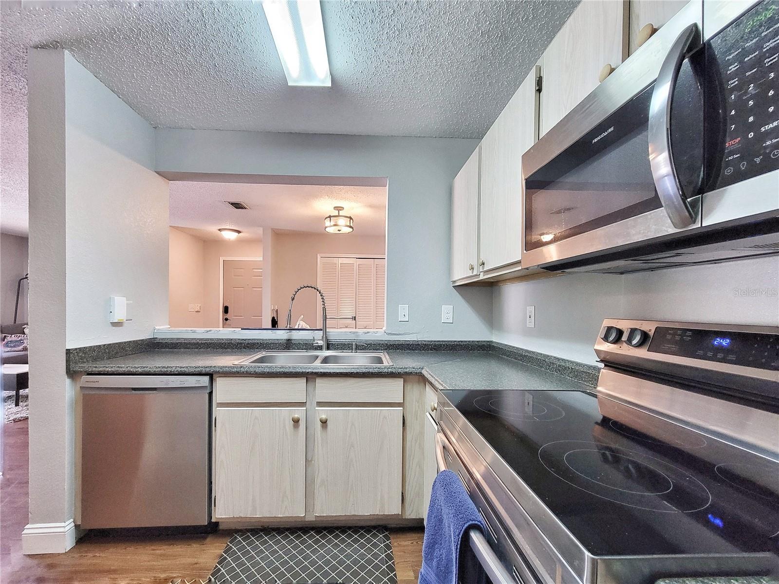 Image 15 of 34 For 3705 27th Street 527