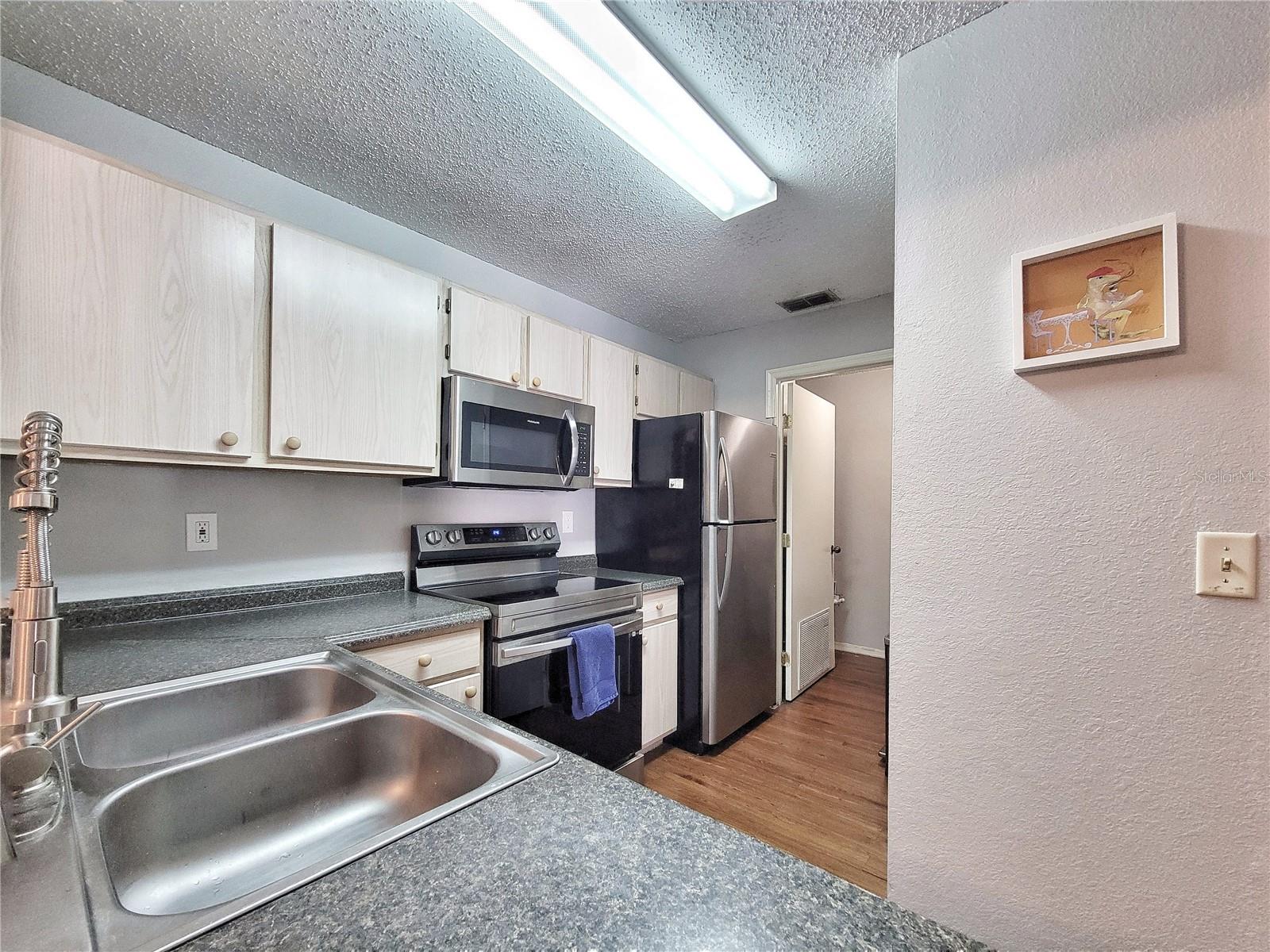 Image 17 of 34 For 3705 27th Street 527