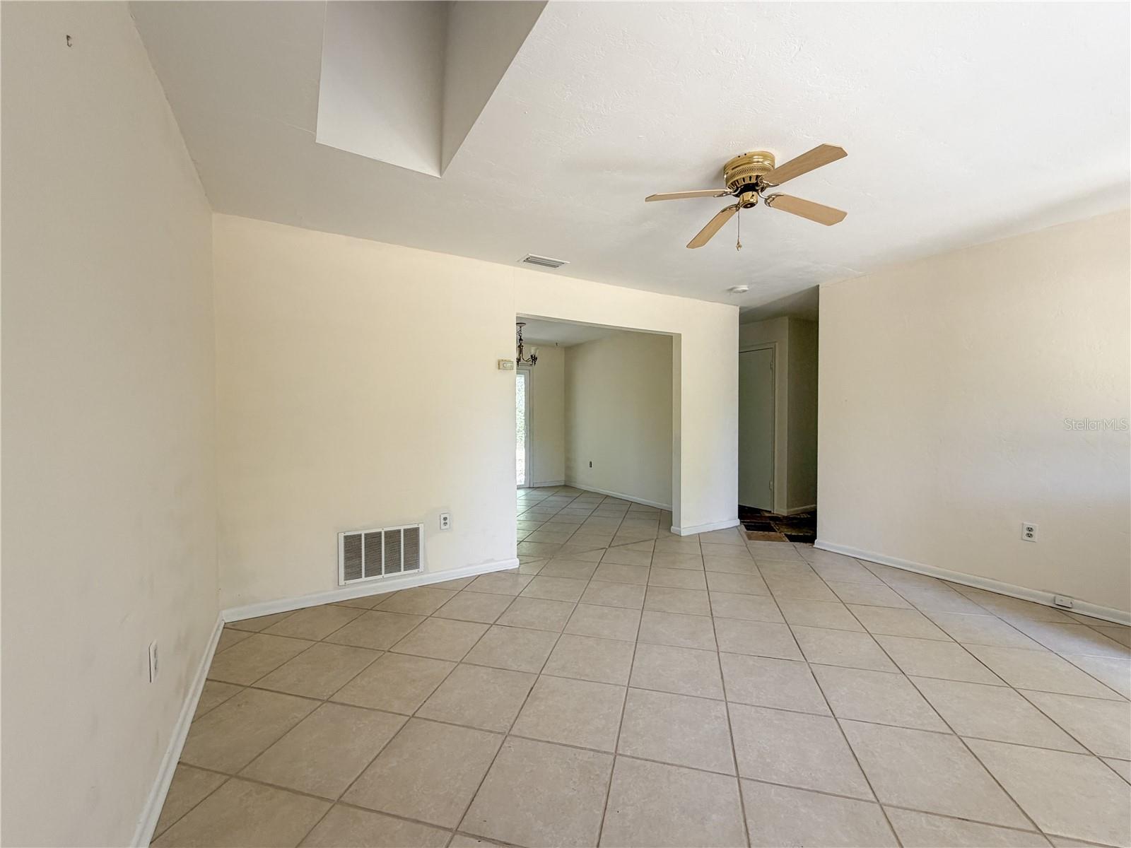 Image 12 of 34 For 14202 158th Avenue