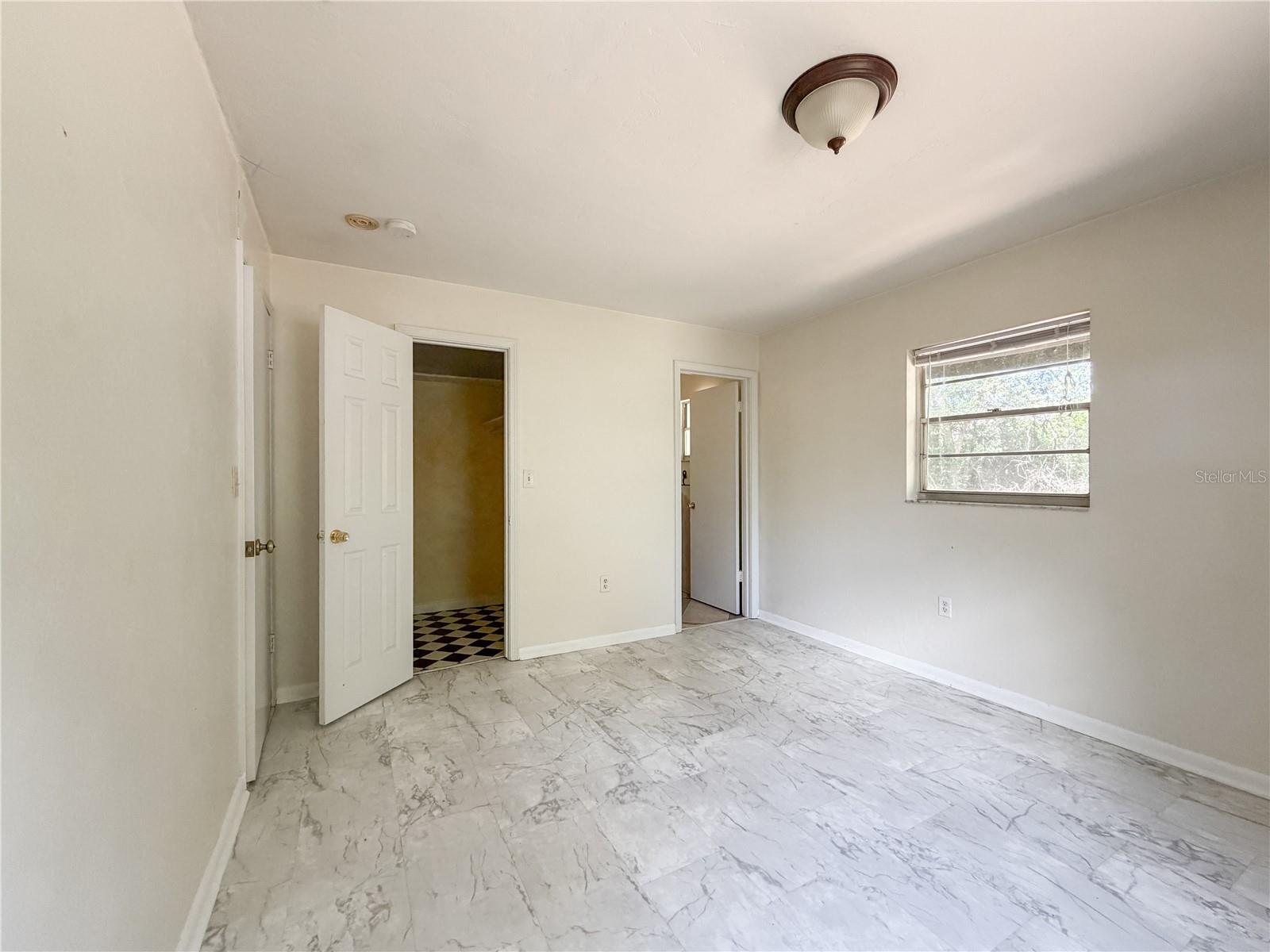 Image 22 of 34 For 14202 158th Avenue