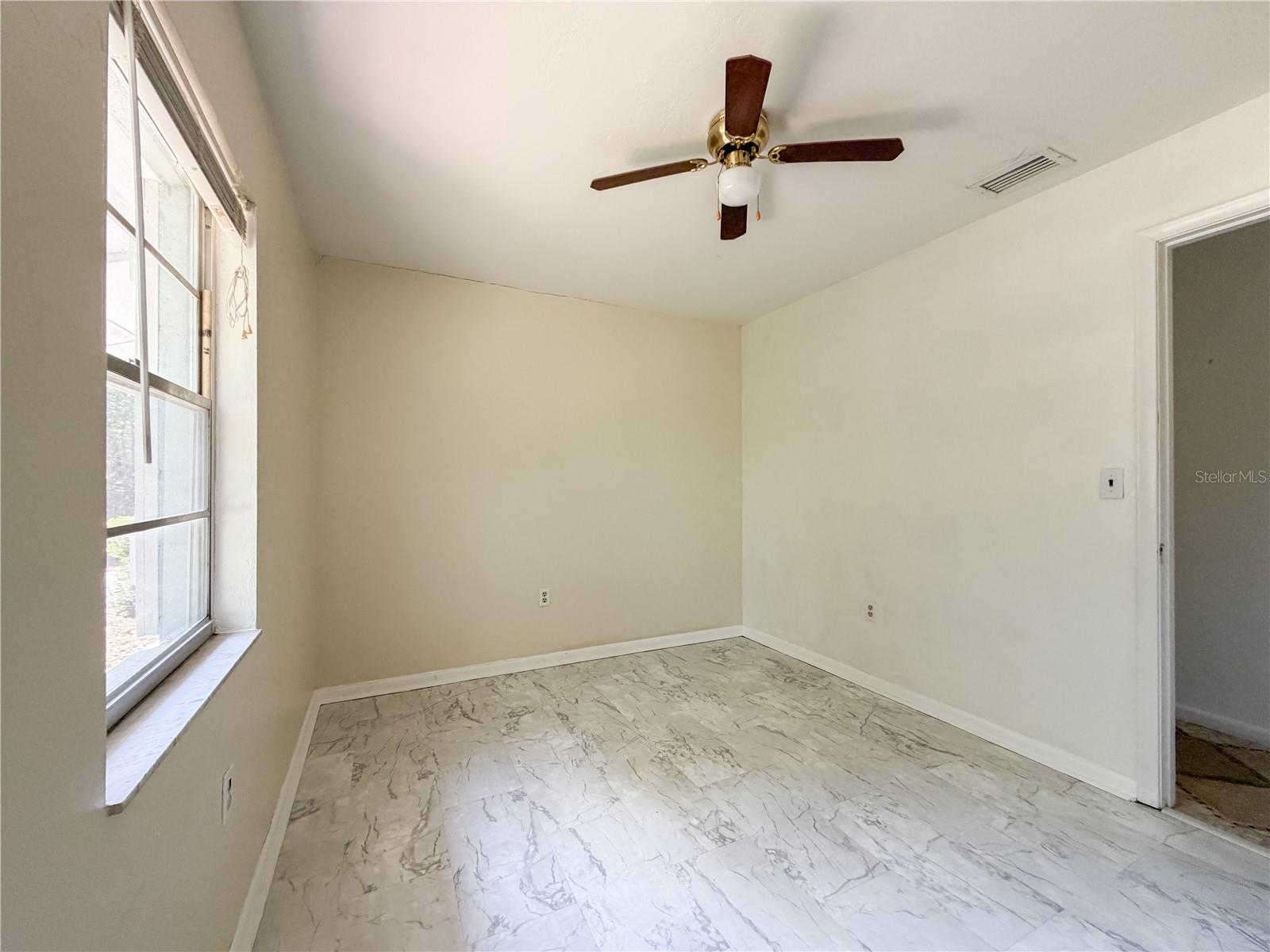 Image 28 of 34 For 14202 158th Avenue