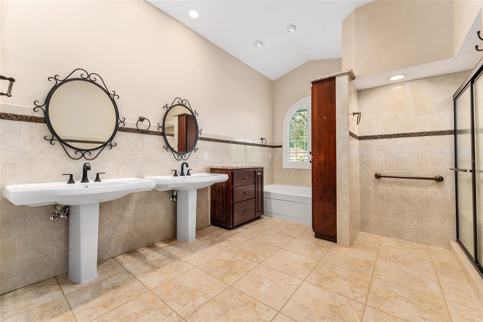 Image 13 of 34 For 10106 13th Avenue