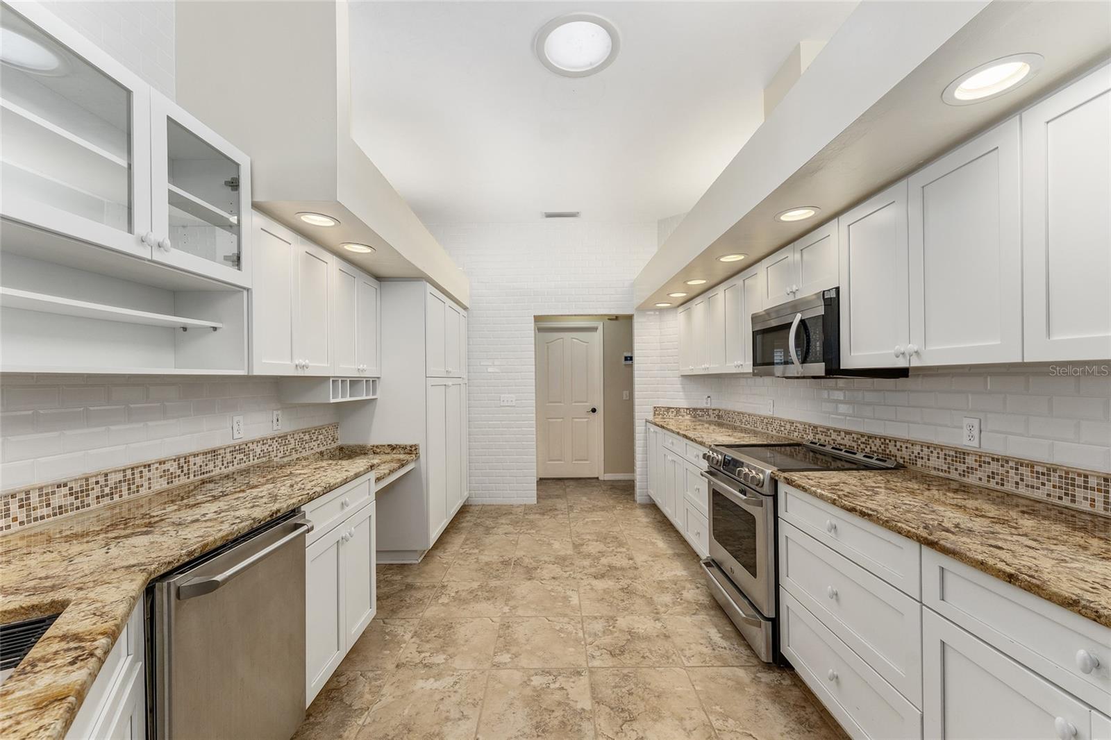 Image 23 of 34 For 10106 13th Avenue