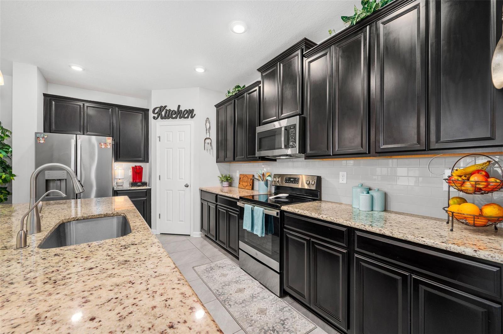 Image 12 of 38 For 11973 Bridgehampton Road