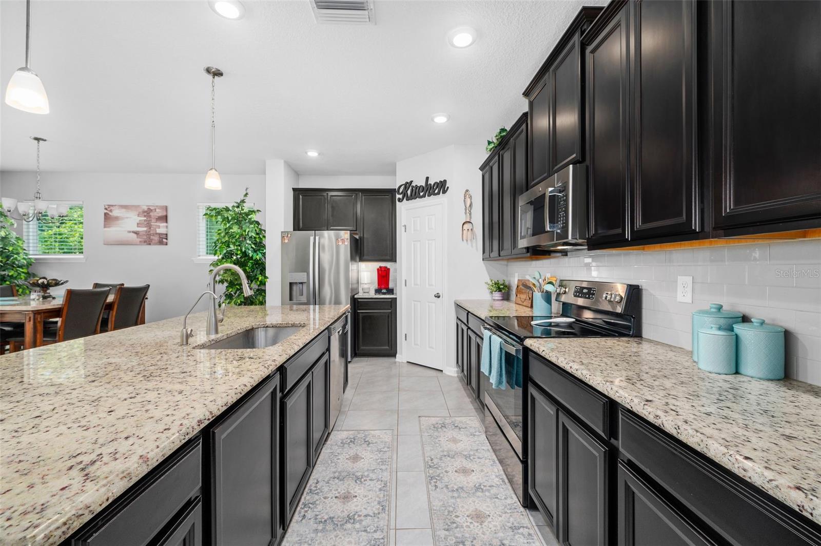 Image 13 of 38 For 11973 Bridgehampton Road