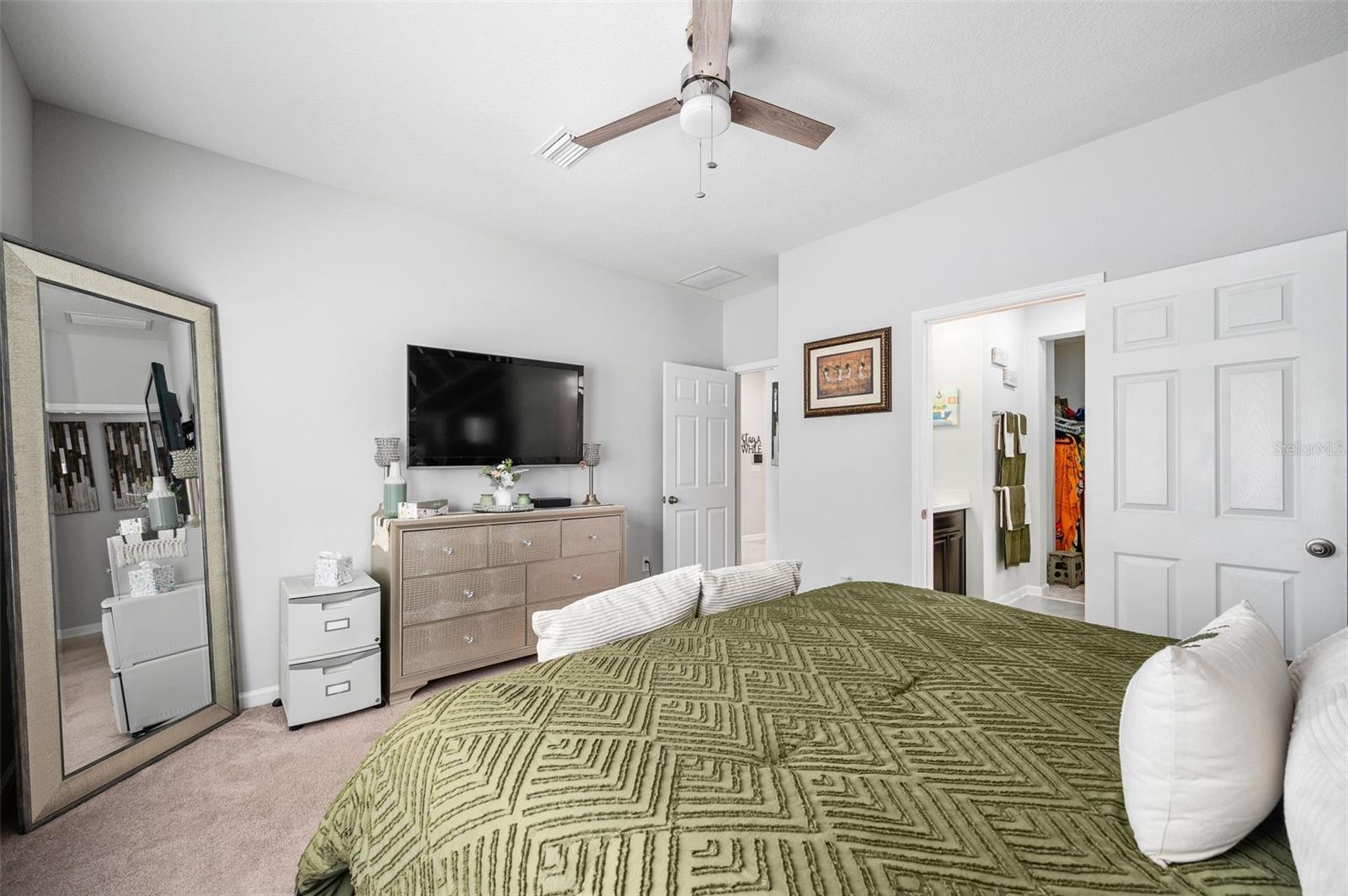 Image 19 of 38 For 11973 Bridgehampton Road