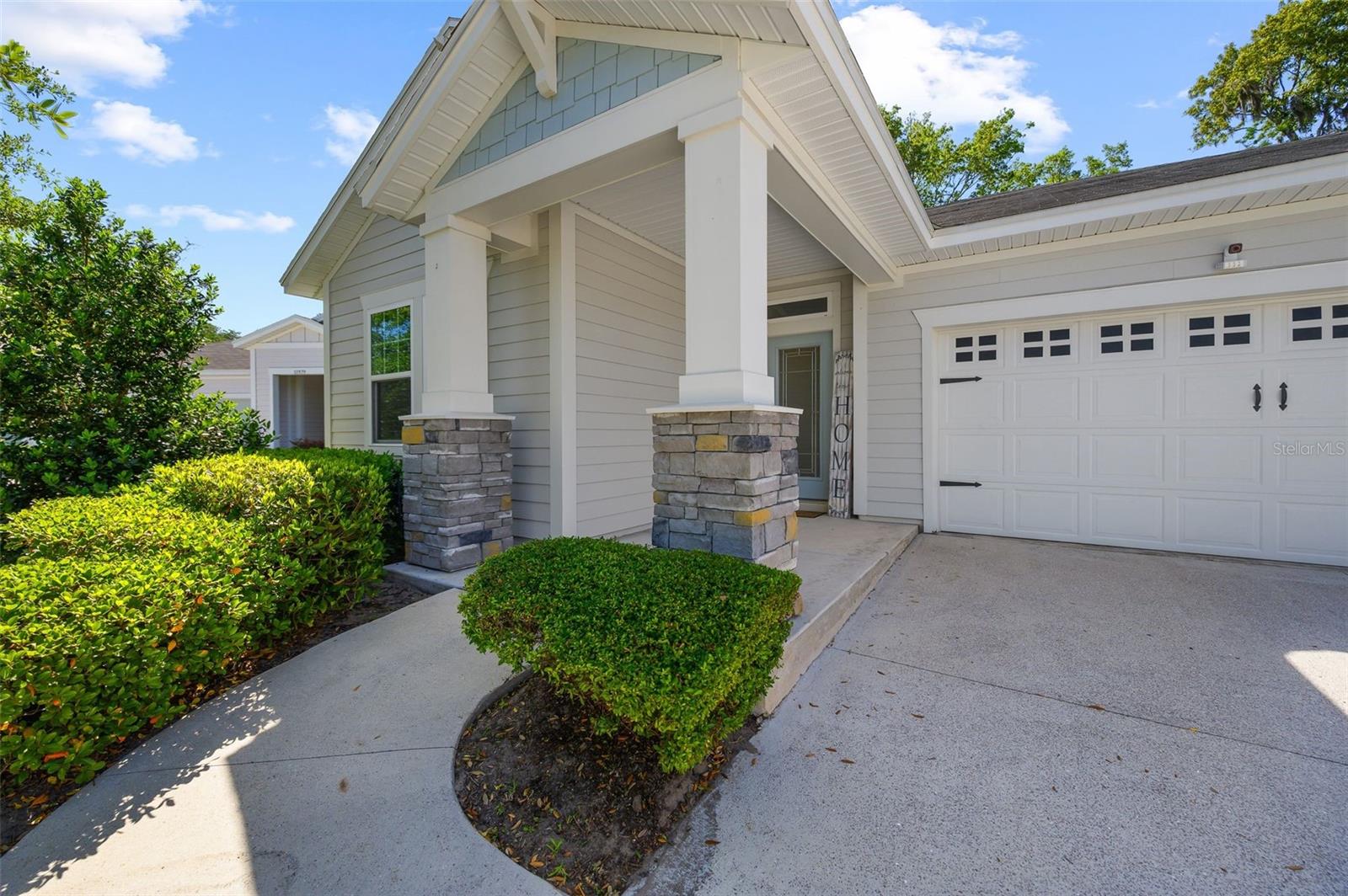 Image 5 of 38 For 11973 Bridgehampton Road