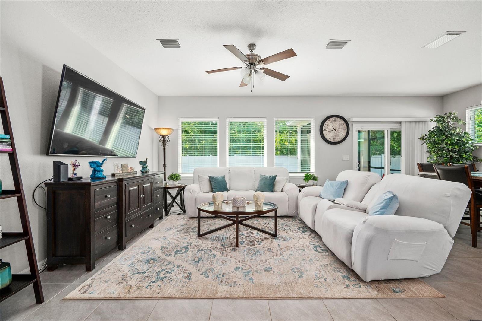 Image 7 of 38 For 11973 Bridgehampton Road