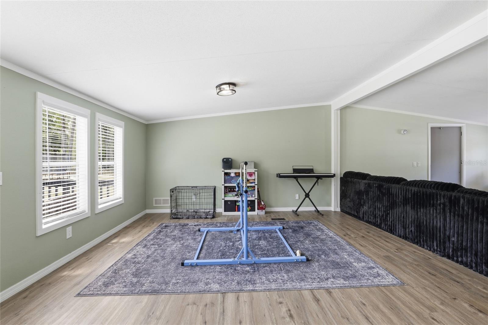 Image 19 of 47 For 847 Applewood Glen