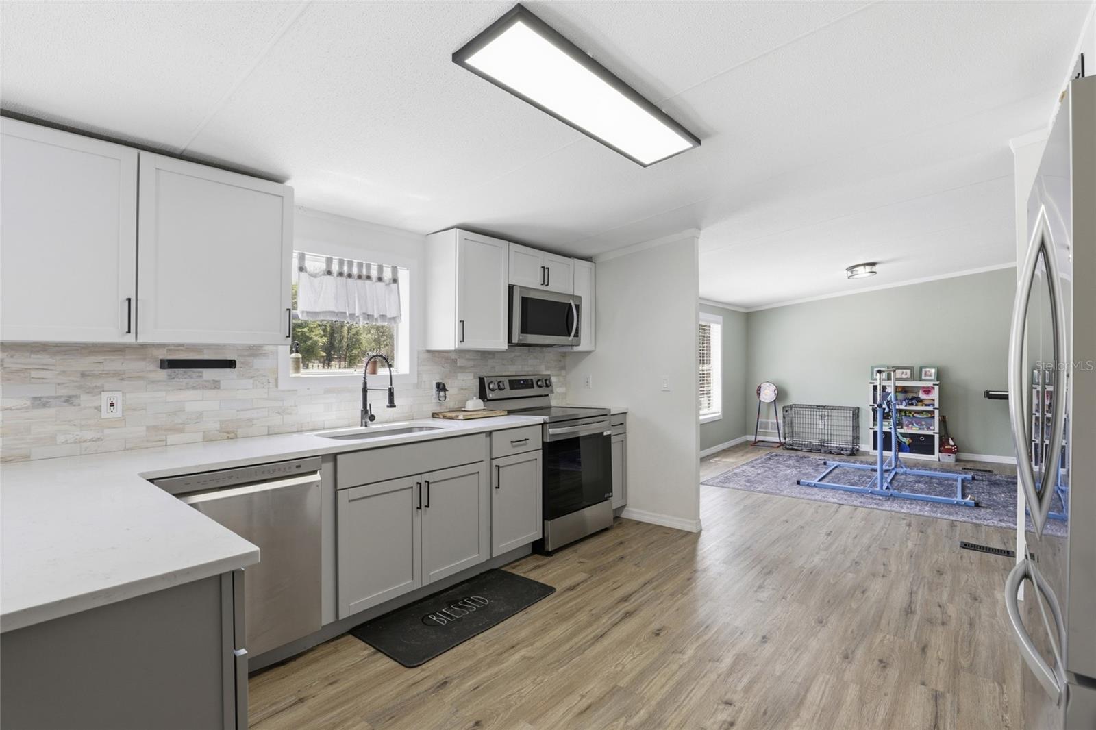 Image 20 of 47 For 847 Applewood Glen