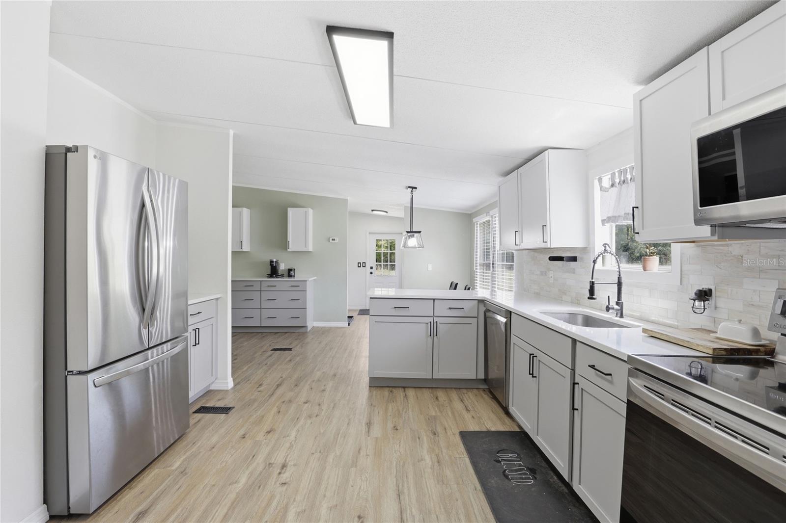 Image 22 of 47 For 847 Applewood Glen