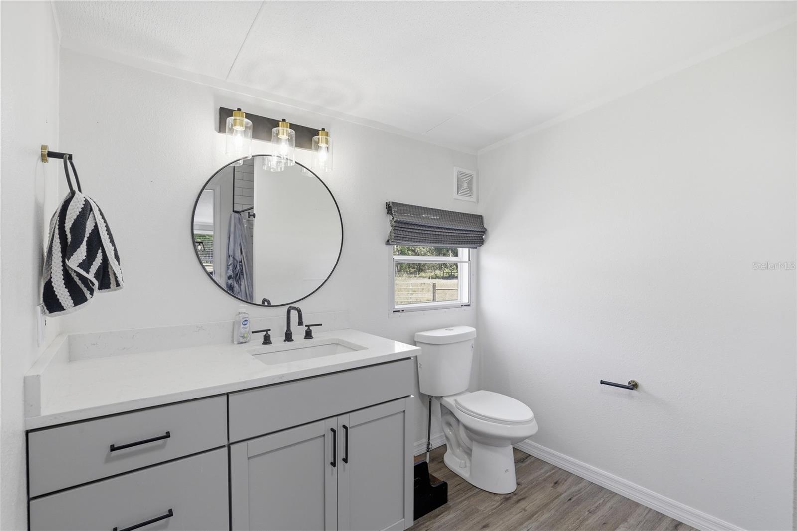 Image 30 of 47 For 847 Applewood Glen