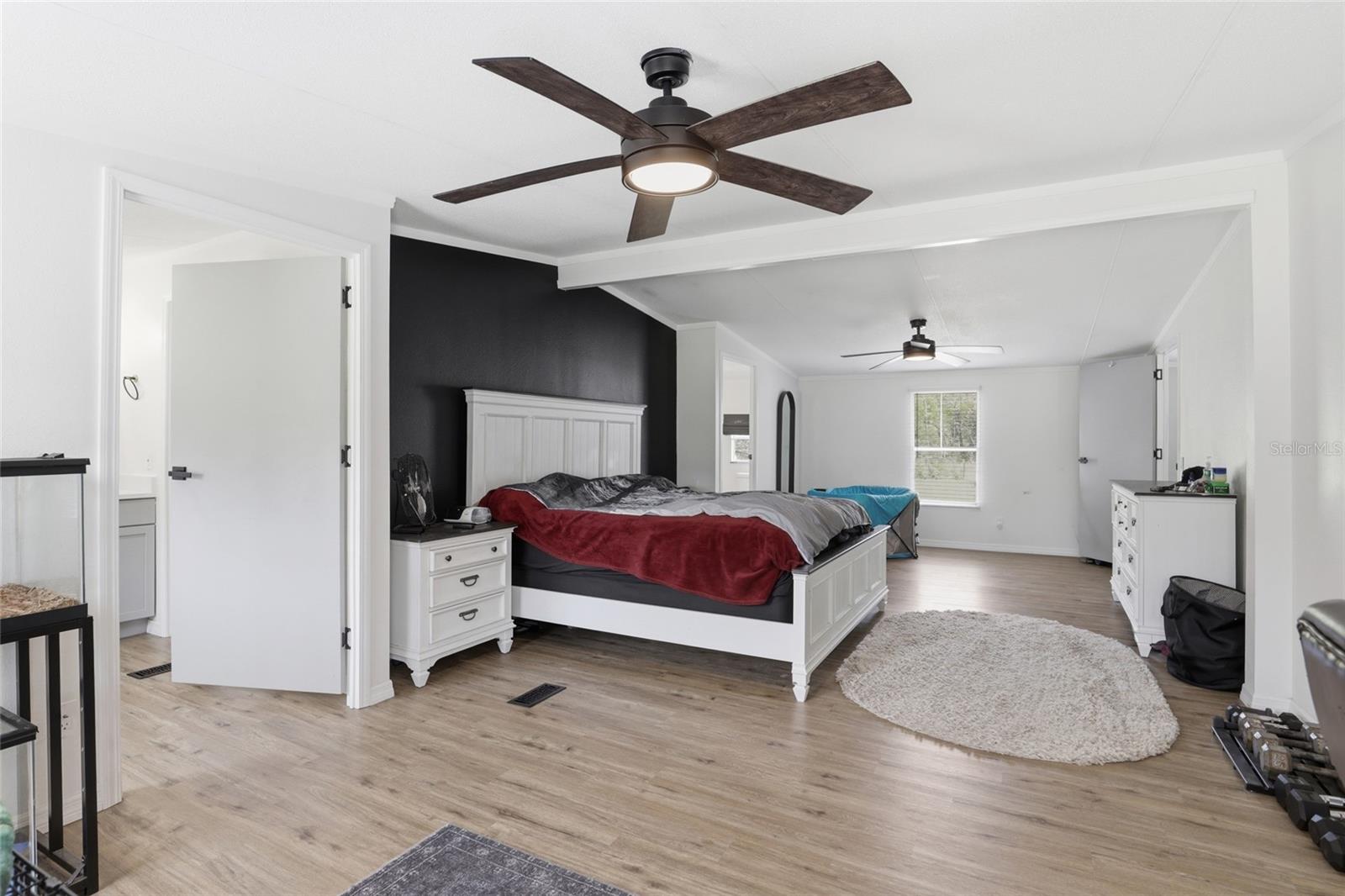 Image 34 of 47 For 847 Applewood Glen