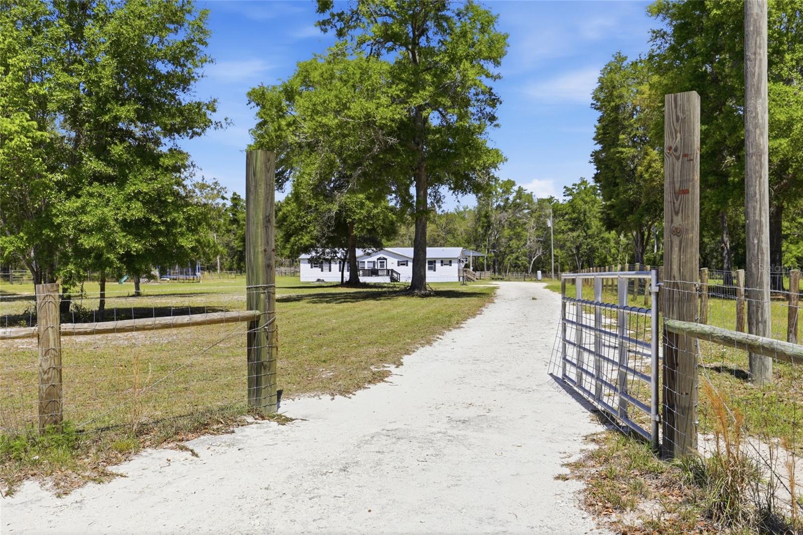 Image 6 of 47 For 847 Applewood Glen