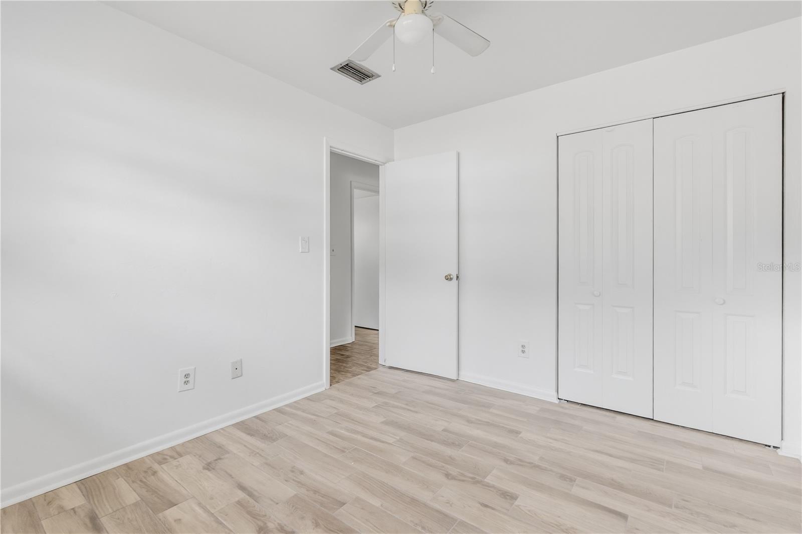 Image 12 of 15 For 5404 26 Place